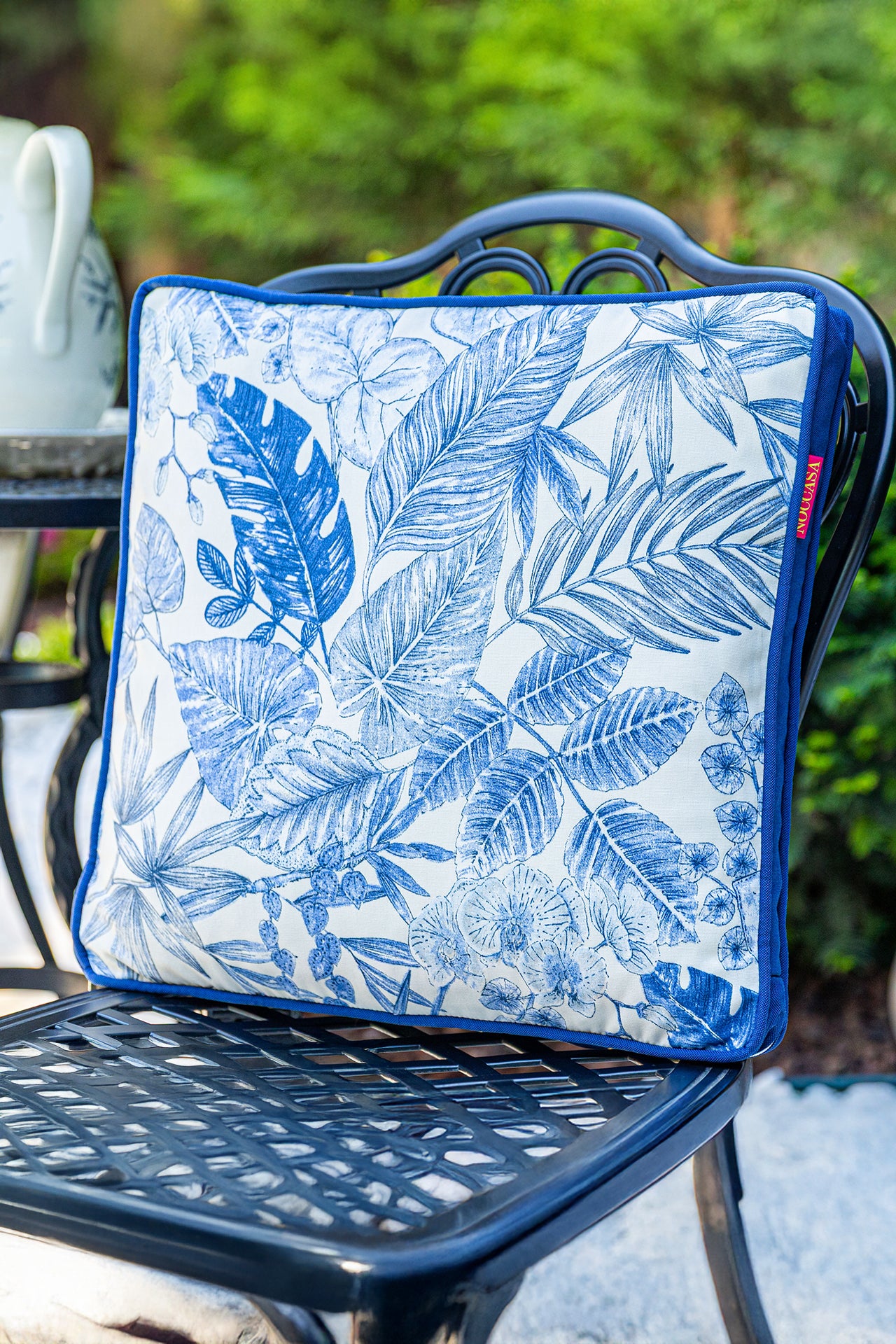 Lacivert Yaprak Desenli Outdoor Kırlent