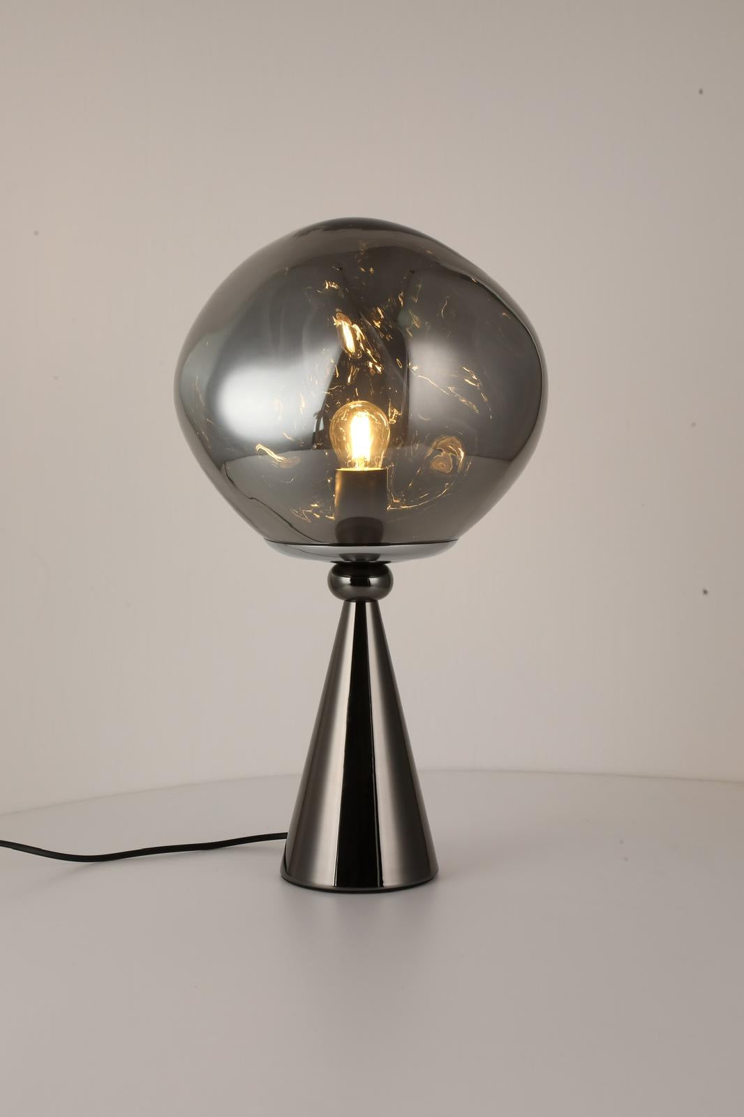 Lava Füme Renk Yamuk Akrilik Cam Masa Lambası-Masa Lambası-Tarz Aydınlatma-NowShopFun