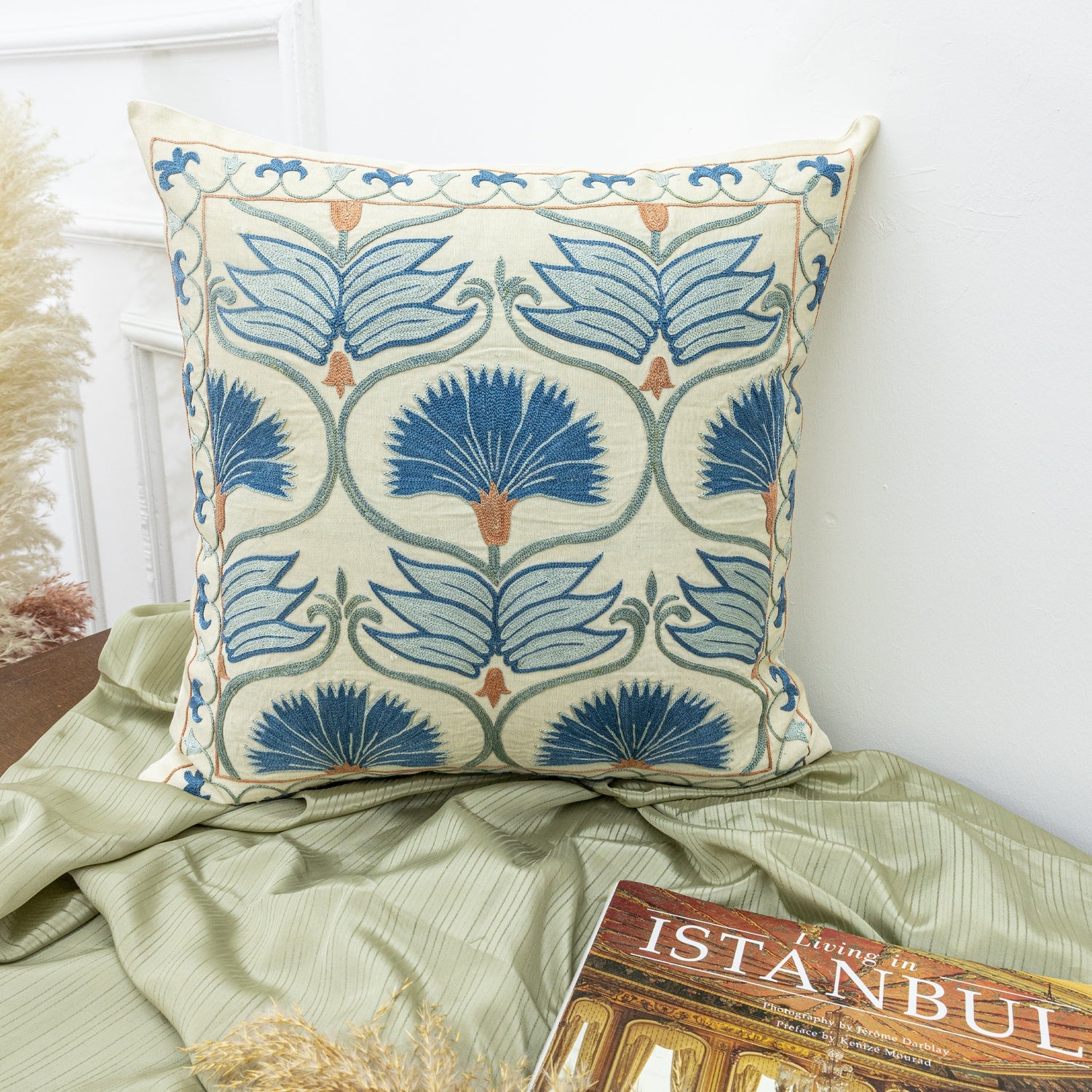 Lilac Çiçekli Suzani Kırlent 50x50 cm-Yastık & Kırlent-Soho Antiq-NowShopFun