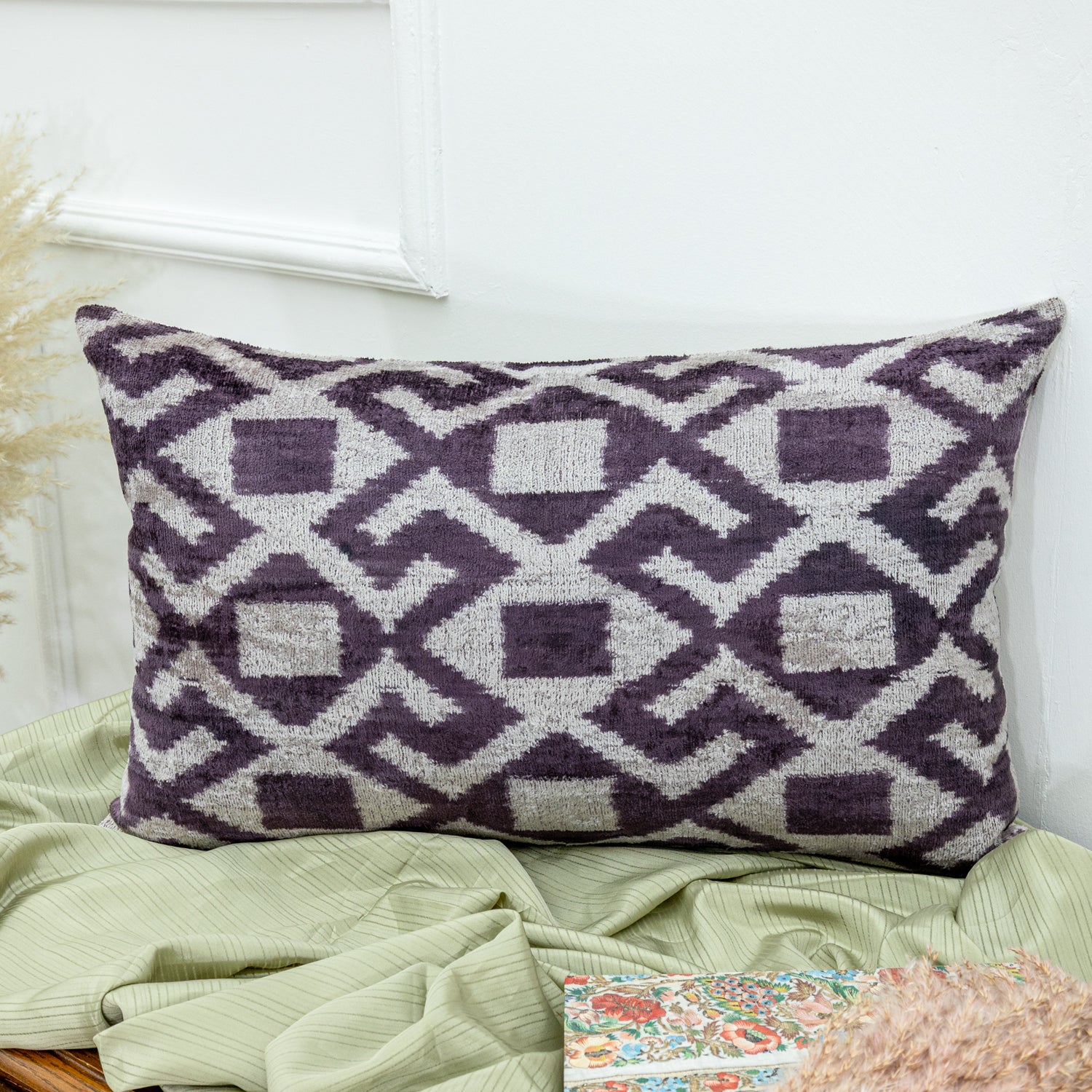 Lilly Çift Taraflı İkat Kırlent 60x40 cm-Yastık & Kırlent-Soho Antiq-NowShopFun