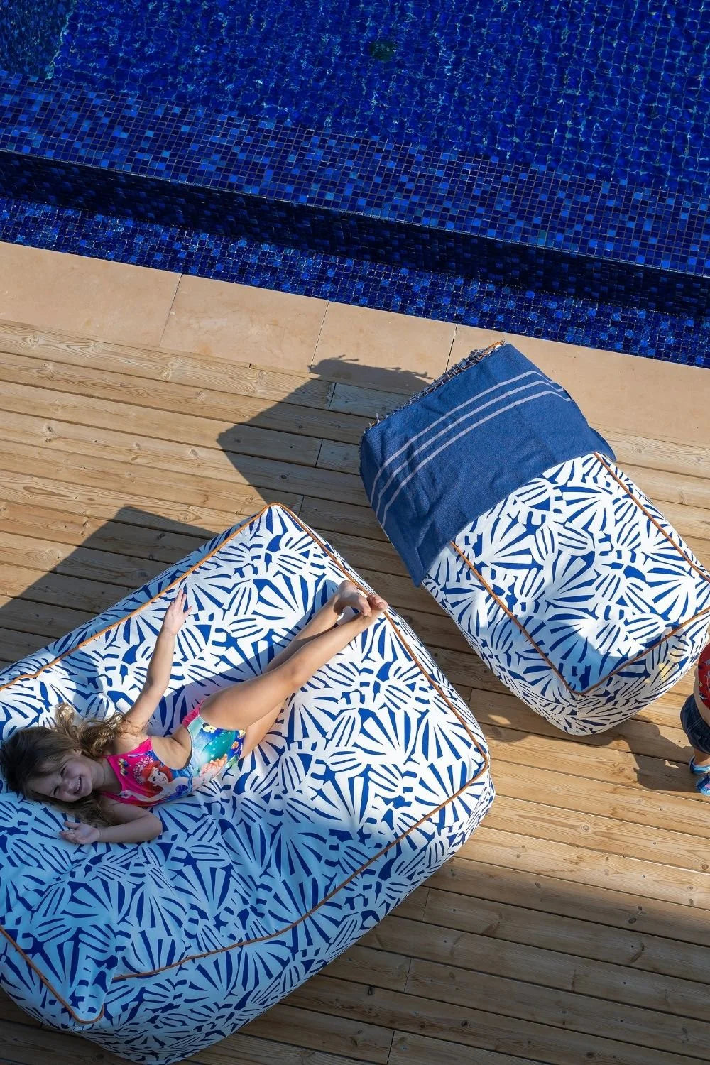 Livingstore Belize I Lounger + Puf | Modern ve Zarif Havuz & Deniz Yatağı