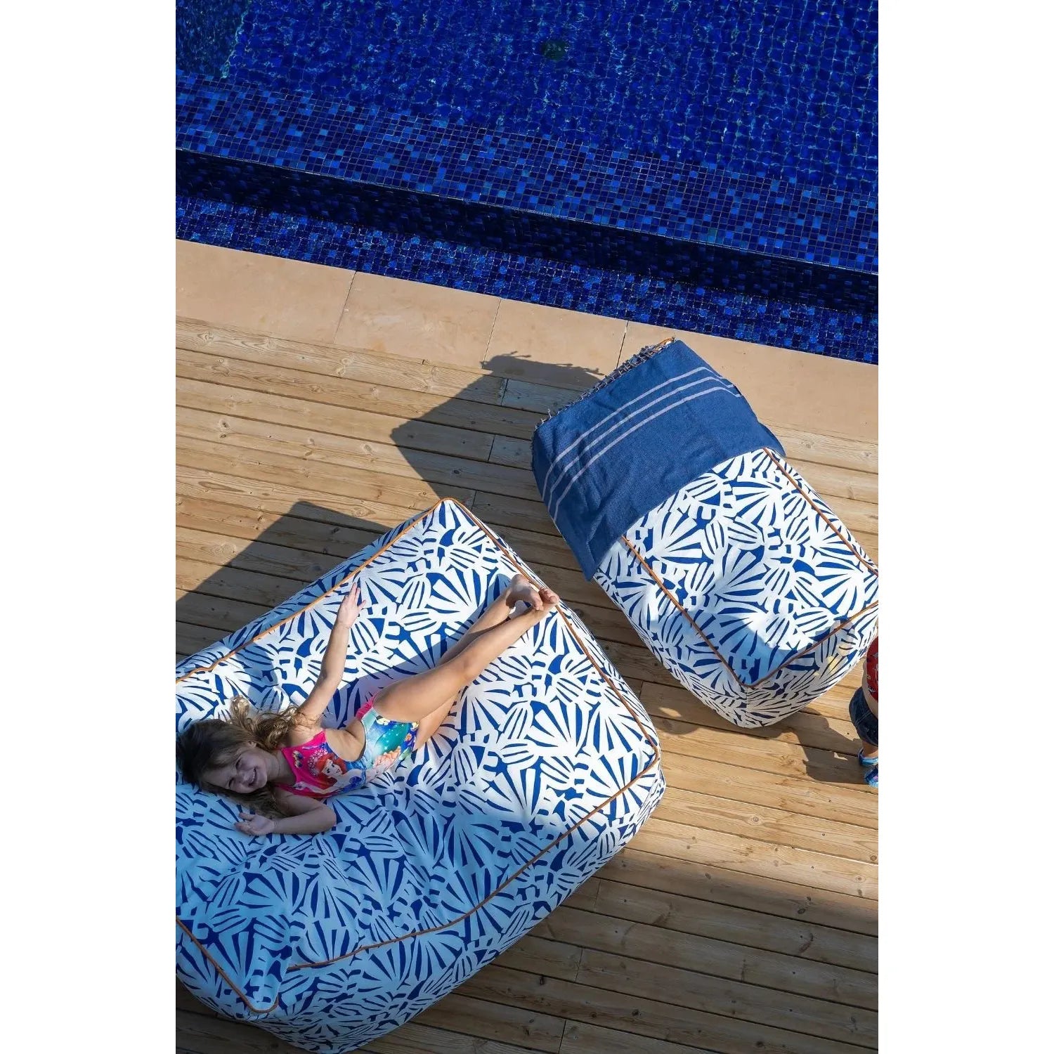 Livingstore Belize I Lounger + Puf | Modern ve Zarif Havuz & Deniz Yatağı