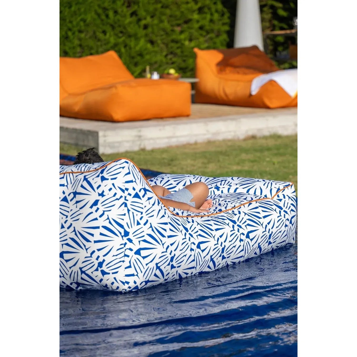 Livingstore Belize I Lounger + Puf | Modern ve Zarif Havuz & Deniz Yatağı
