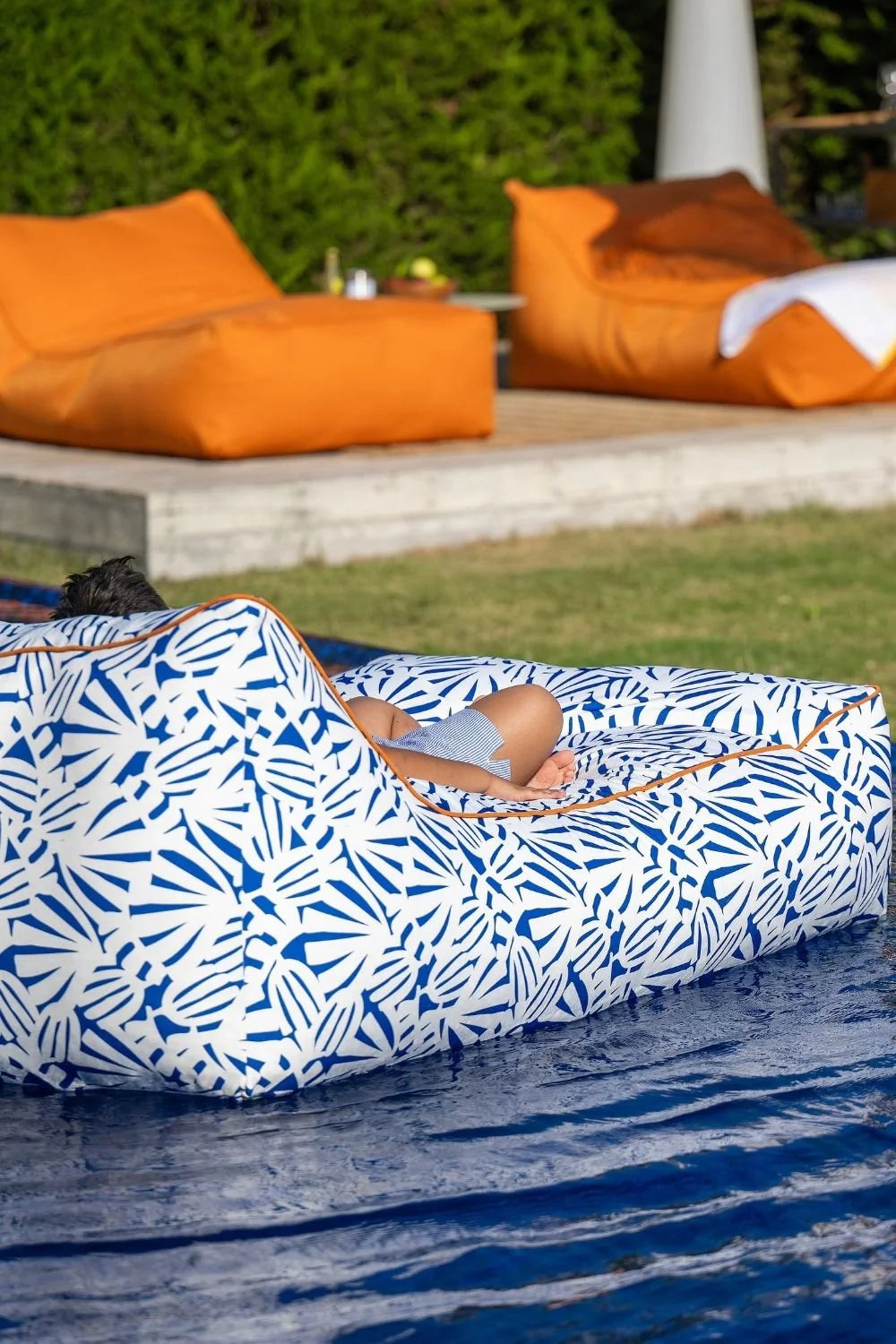 Livingstore Belize I Lounger + Puf | Modern ve Zarif Havuz & Deniz Yatağı