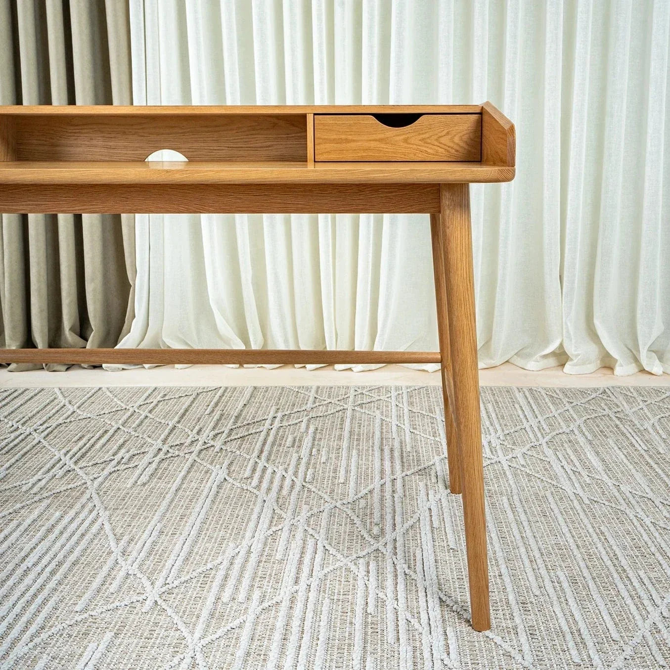 Lofi Meşe Çalışma Masası