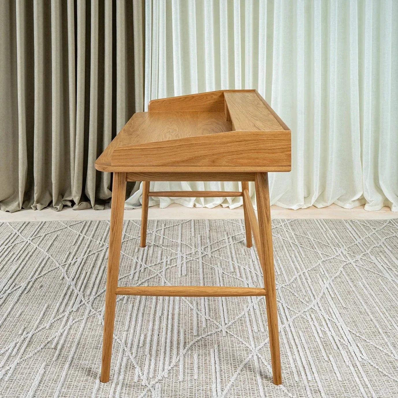 Lofi Meşe Çalışma Masası