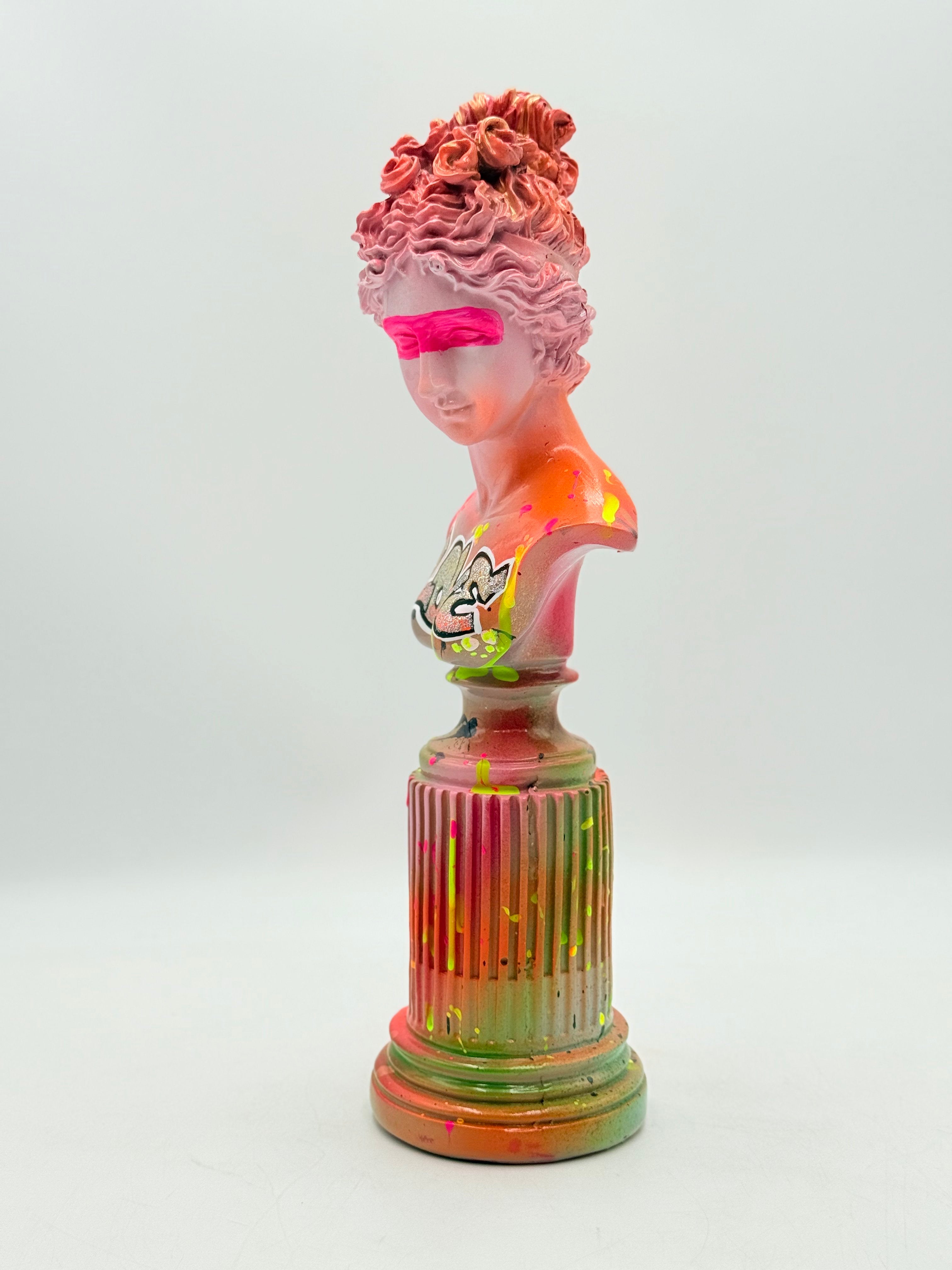 Love Venus – Pembe Geçişli Özel Tasarım Heykel