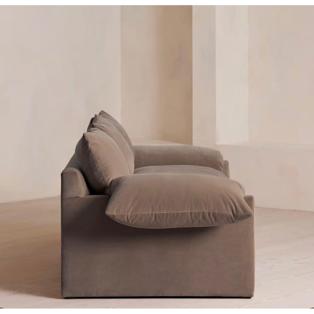 Lumira Kadife Sofa