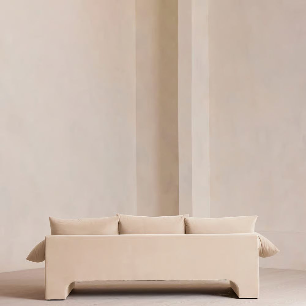 Lumira Kadife Sofa