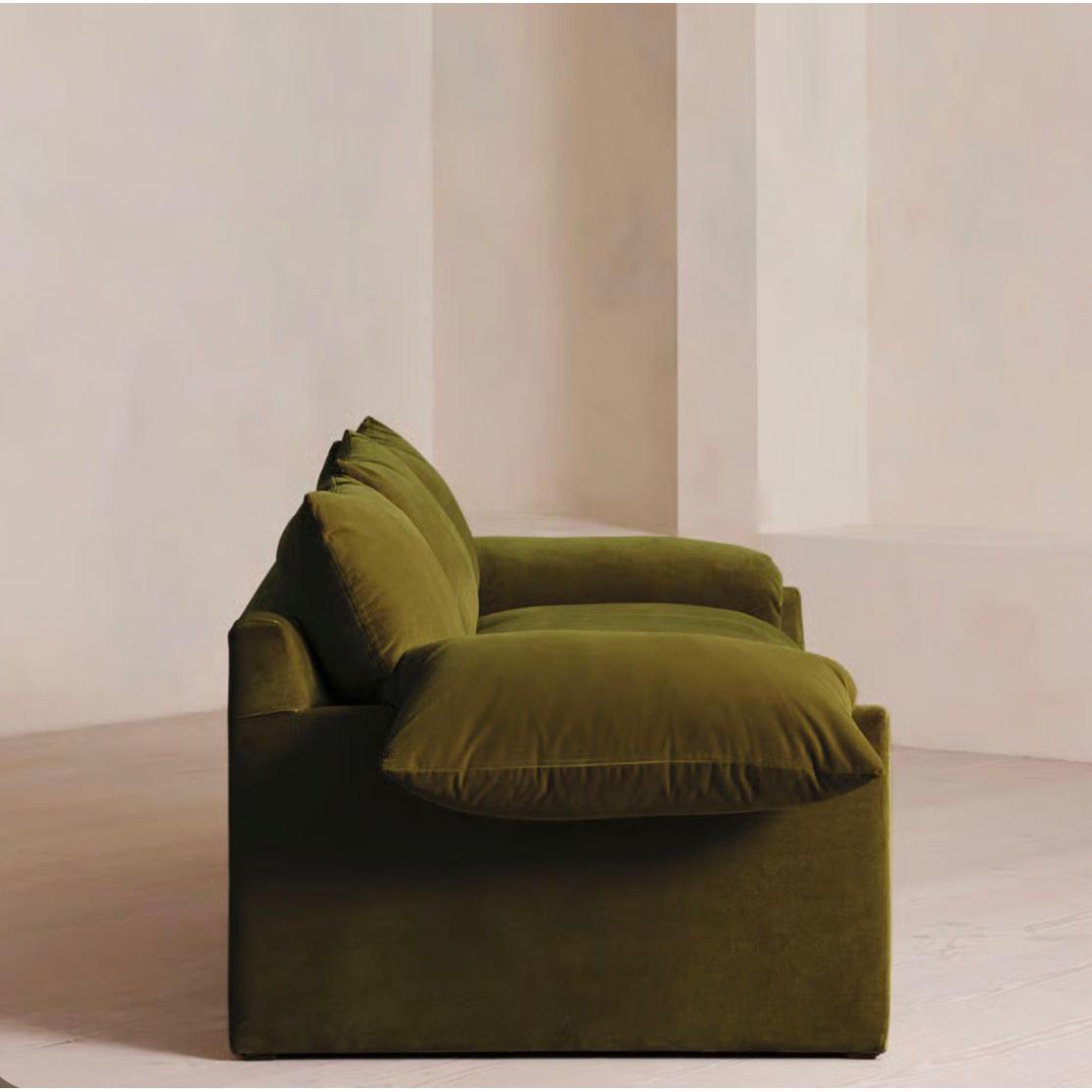 Lumira Kadife Sofa
