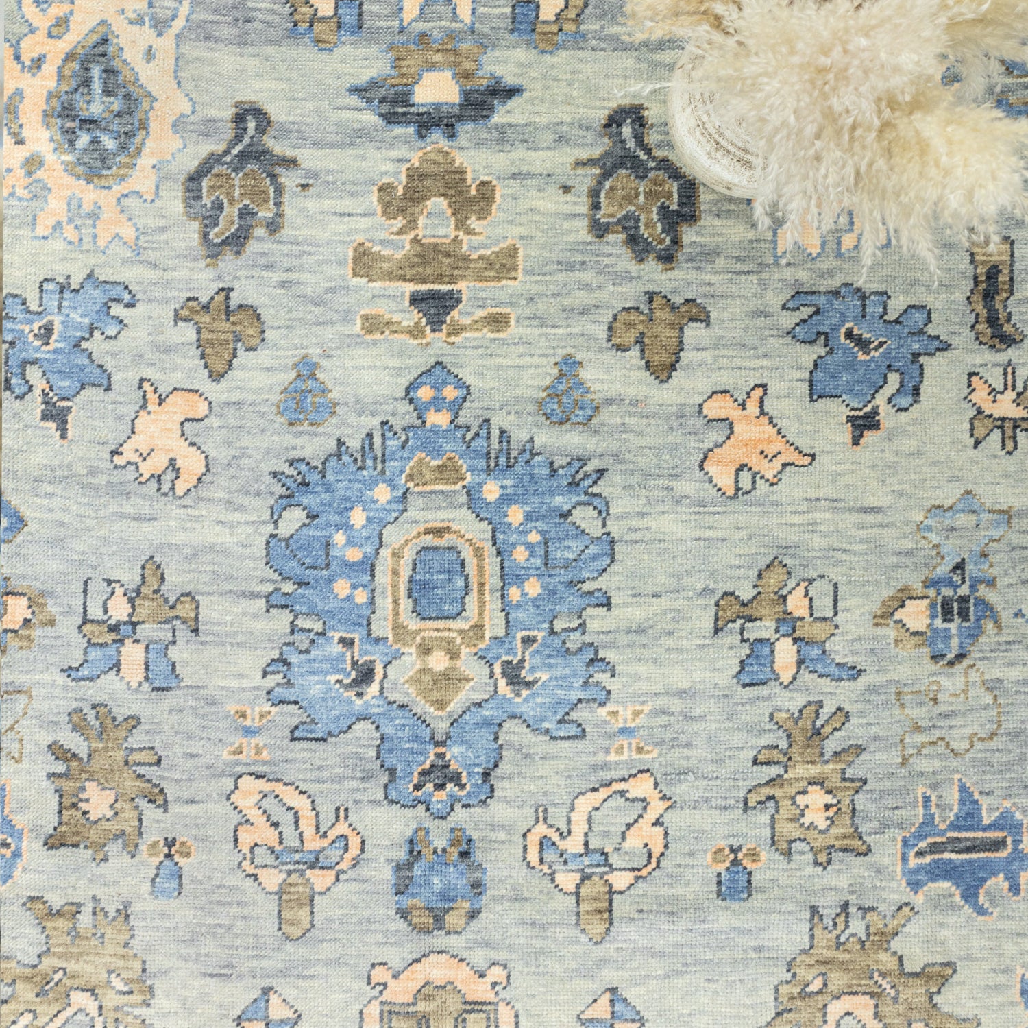 Maise El Dokuma Yün Uşak Halısı 254x290 cm