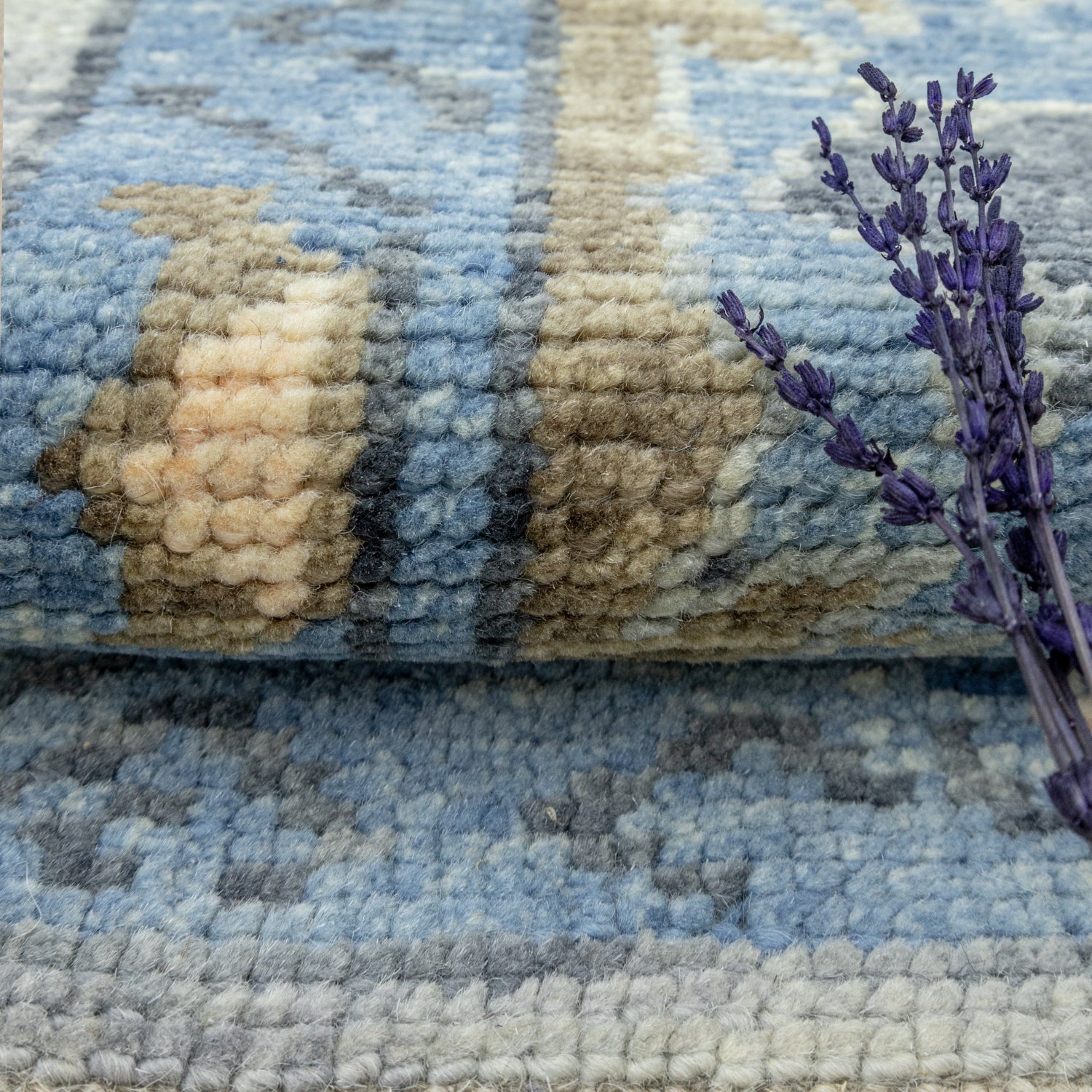 Maise El Dokuma Yün Uşak Halısı 254x290 cm