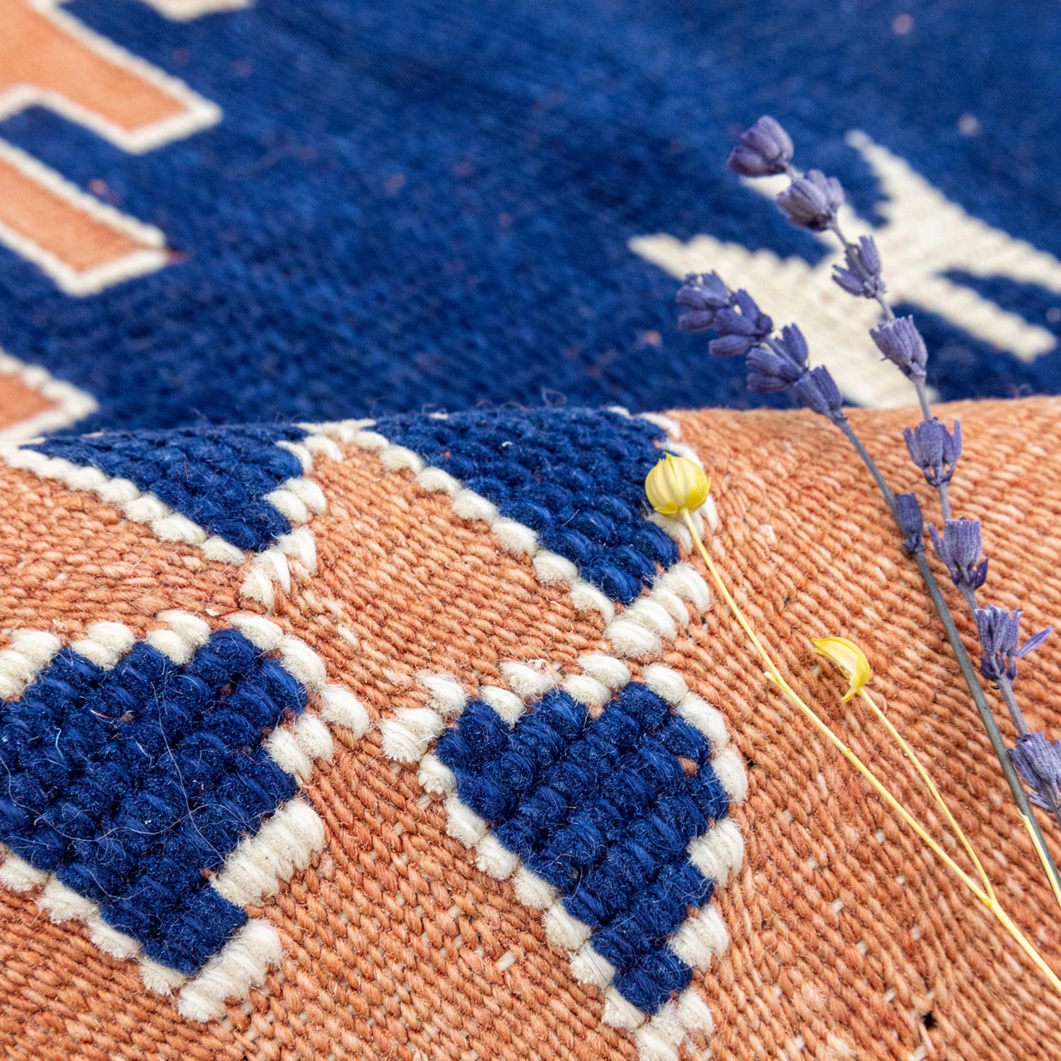 Manyas Geometrik Desenli Yün Halı Kilim 94x121 cm-Kilim & Halı-Soho Antiq-NowShopFun