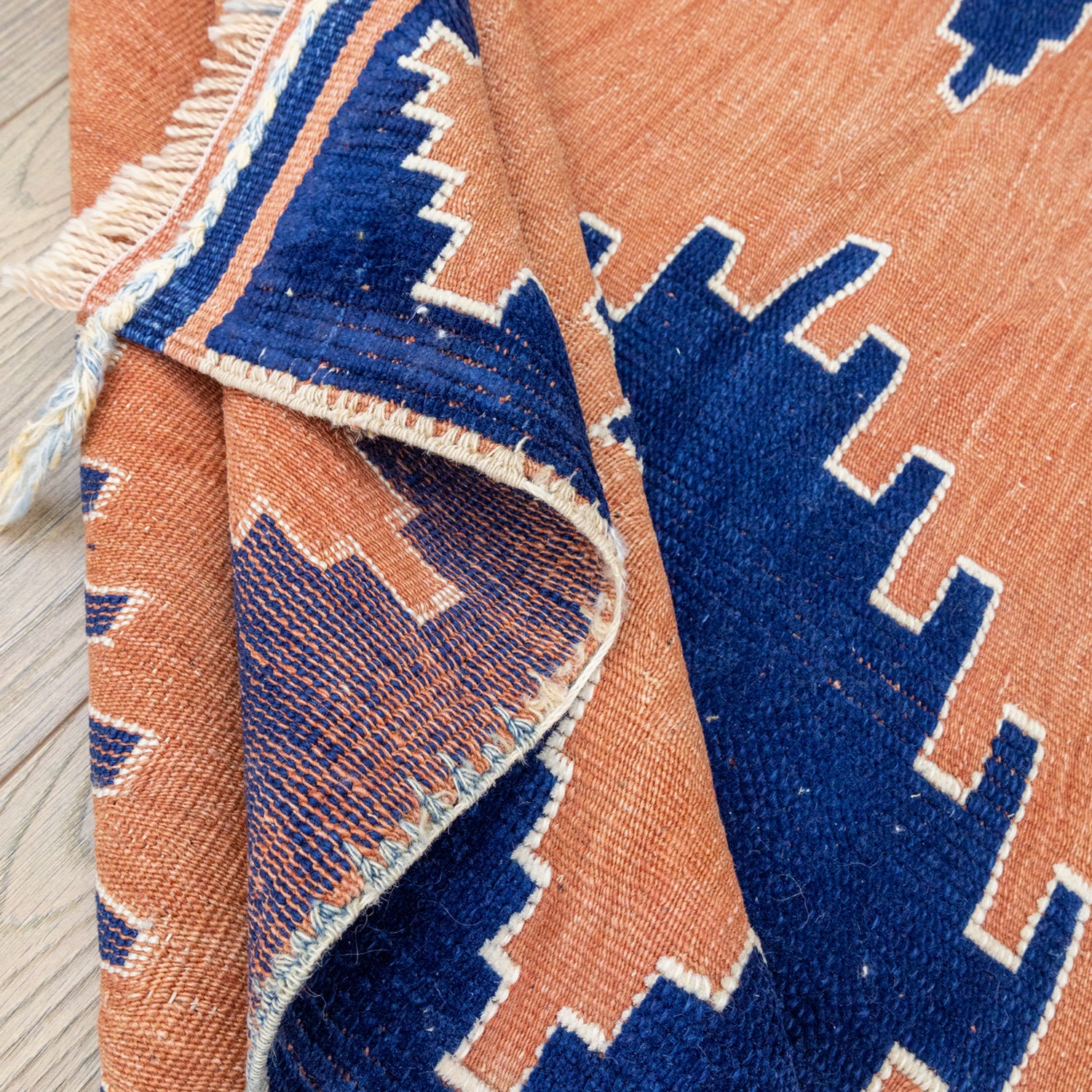 Manyas Geometrik Desenli Yün Halı Kilim 94x121 cm-Kilim & Halı-Soho Antiq-NowShopFun