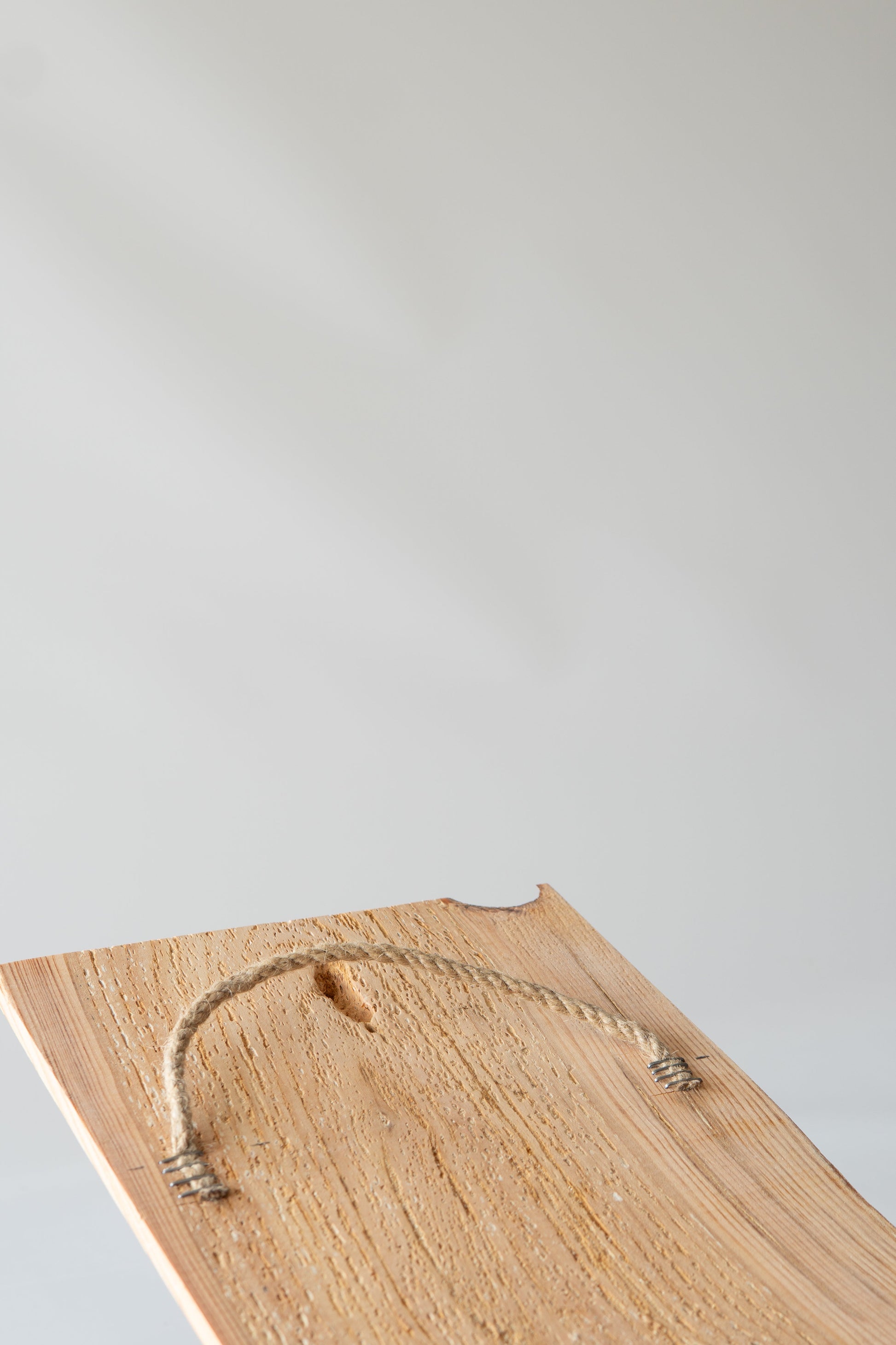 Masif Ağaç Çerçeveli Bej Kadın Duvar Heykeli