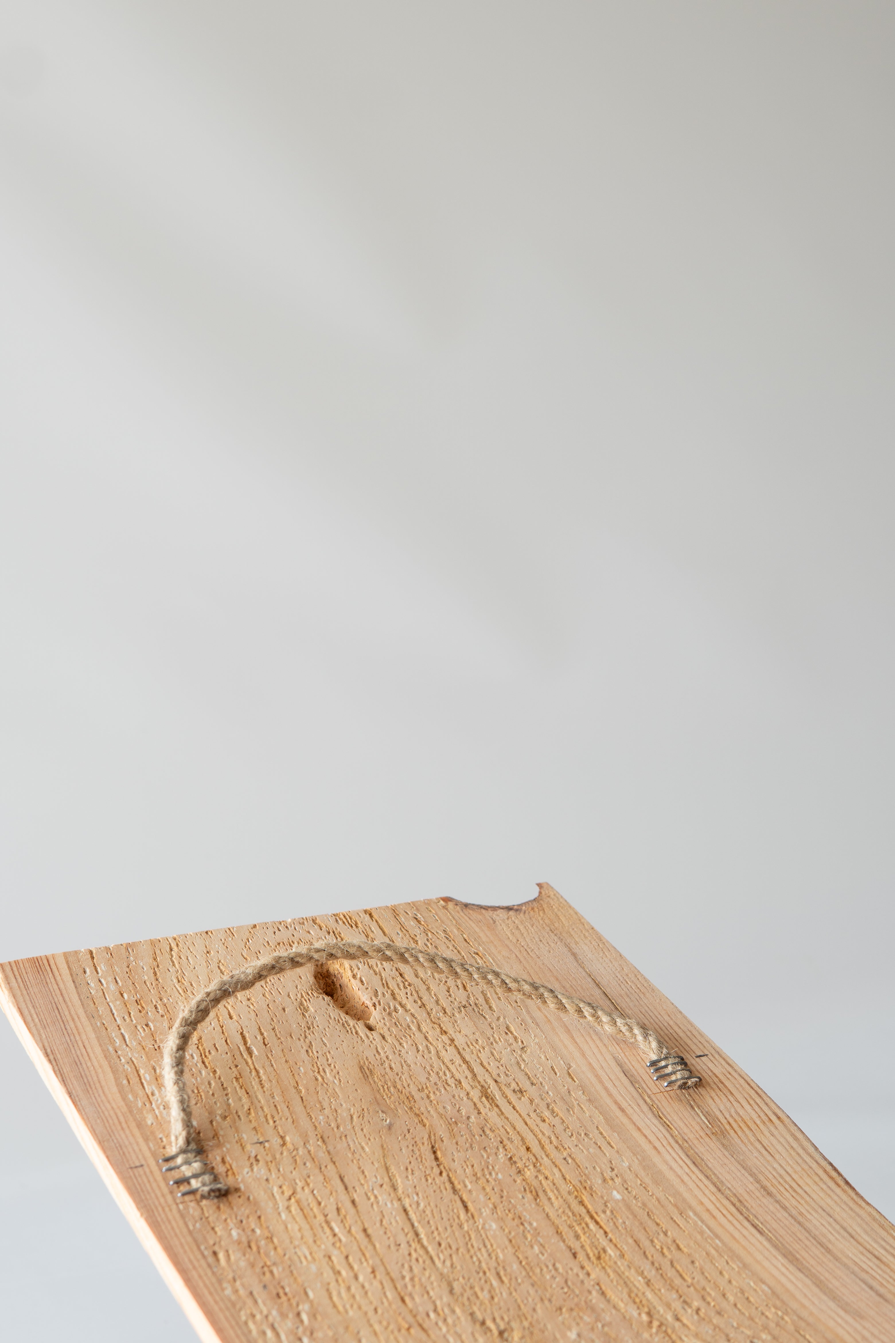 Masif Ağaç Çerçeveli Bej Kadın Duvar Heykeli