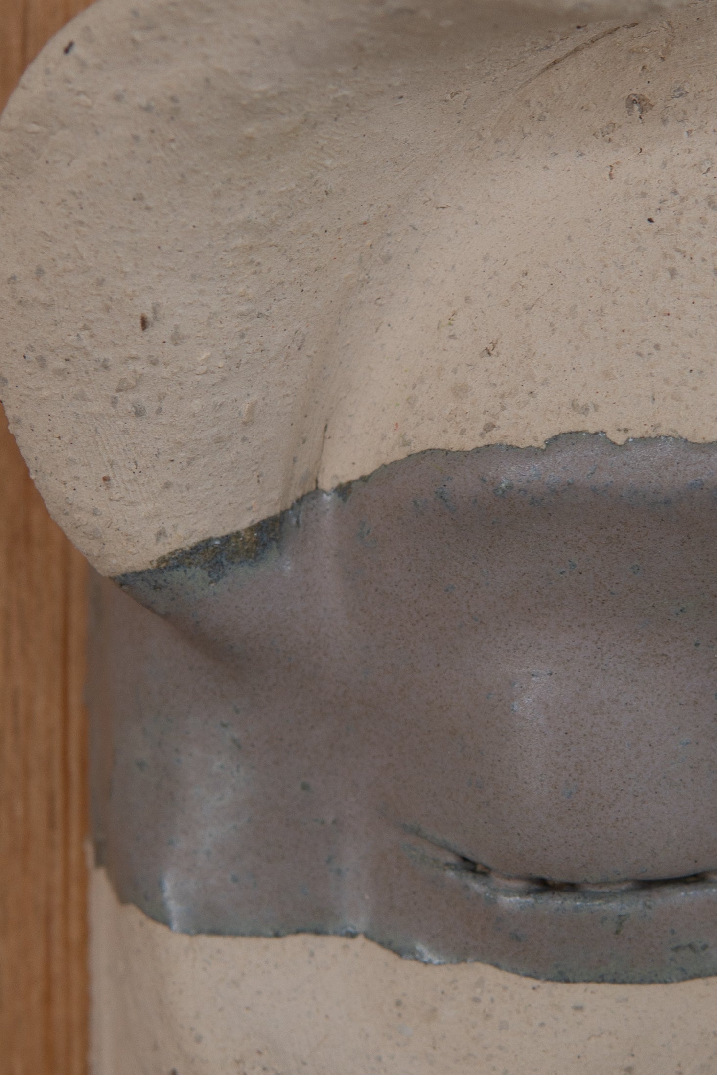 Masif Ahşap Zeminli Seramik Heykel Duvar Panosu