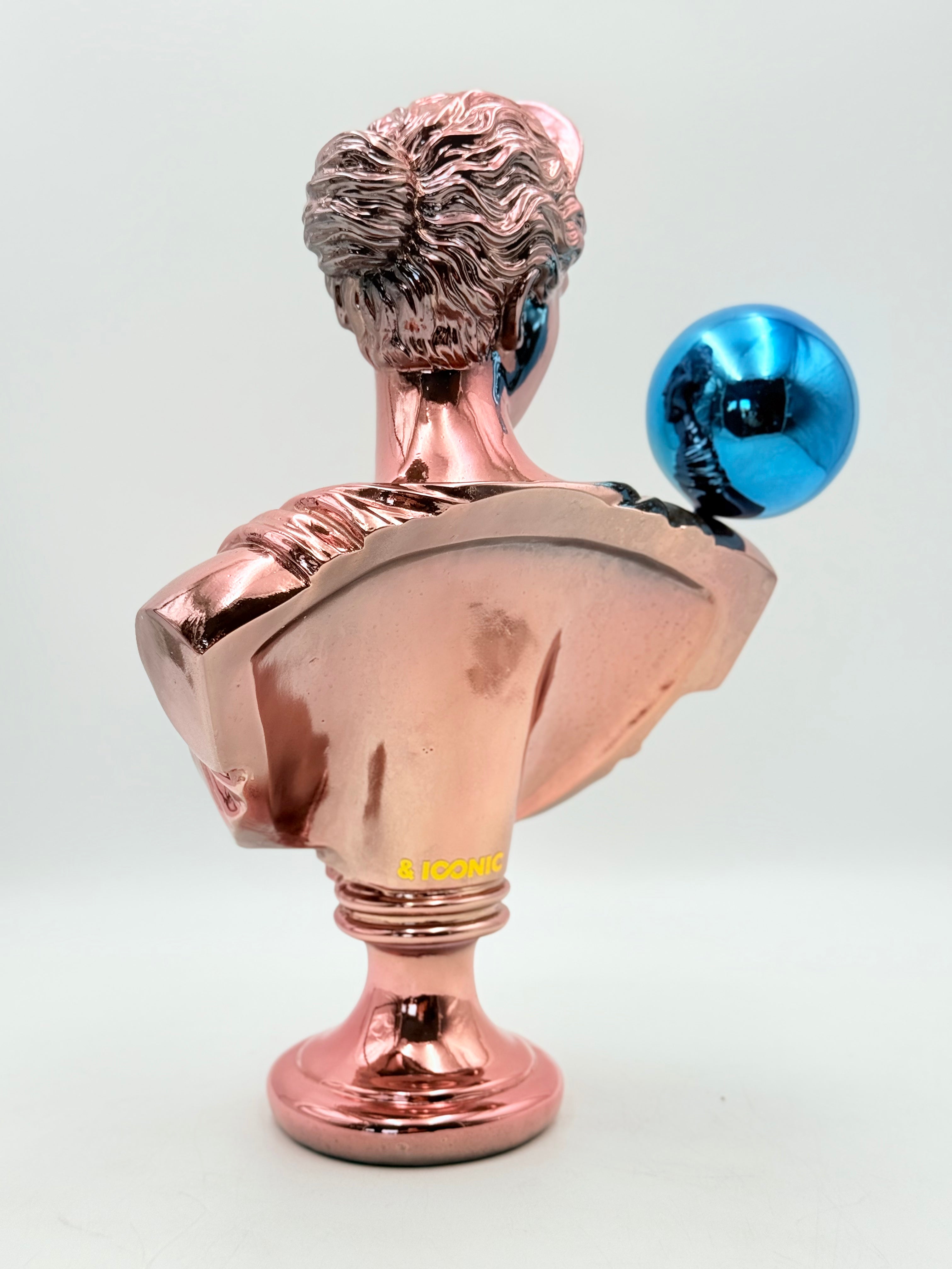 Mavi Balon Detaylı Bebek Pembe Krom Artemis Heykeli