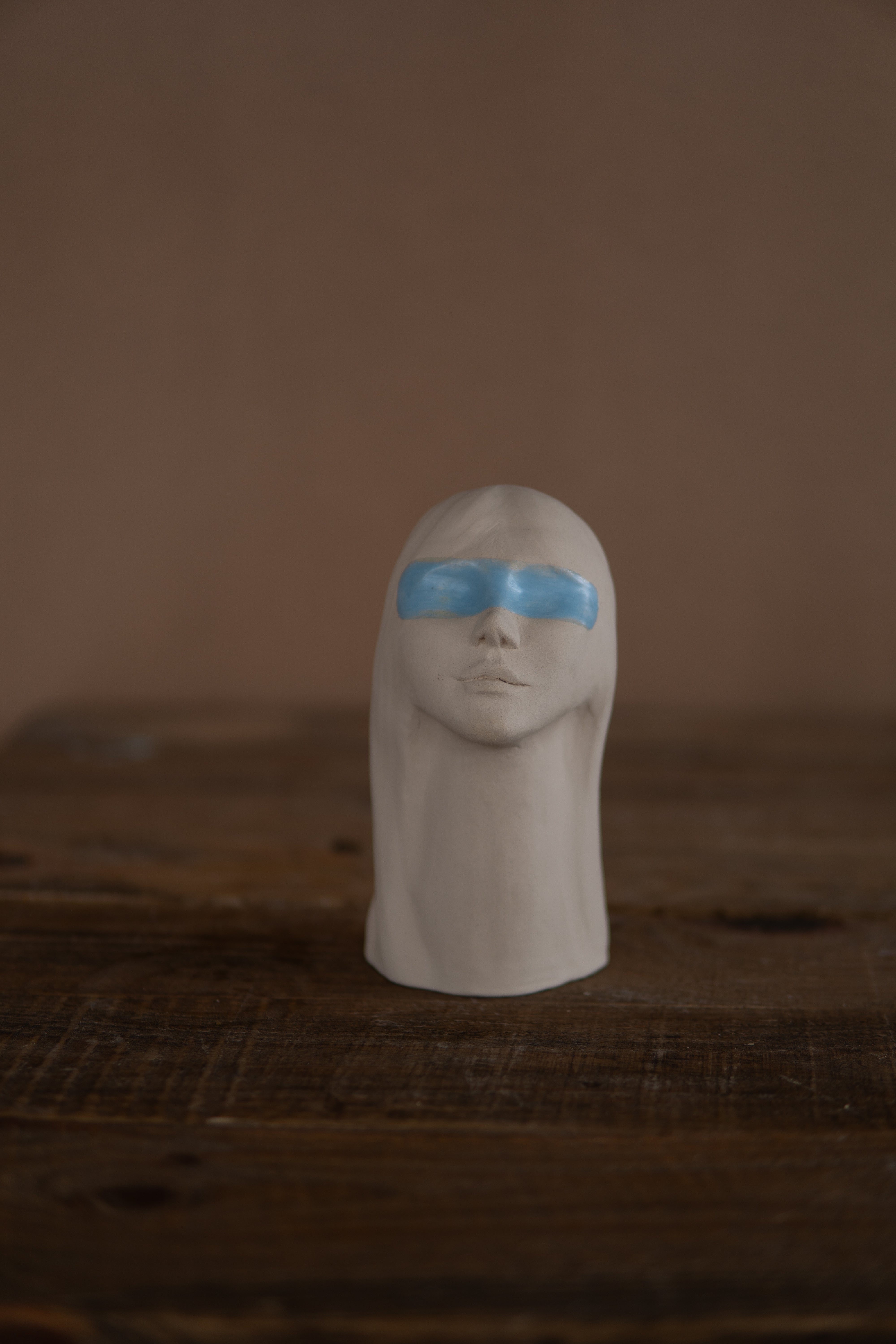 Mavi Bantlı Seramik Büst Heykel Minimal Modern Dekor