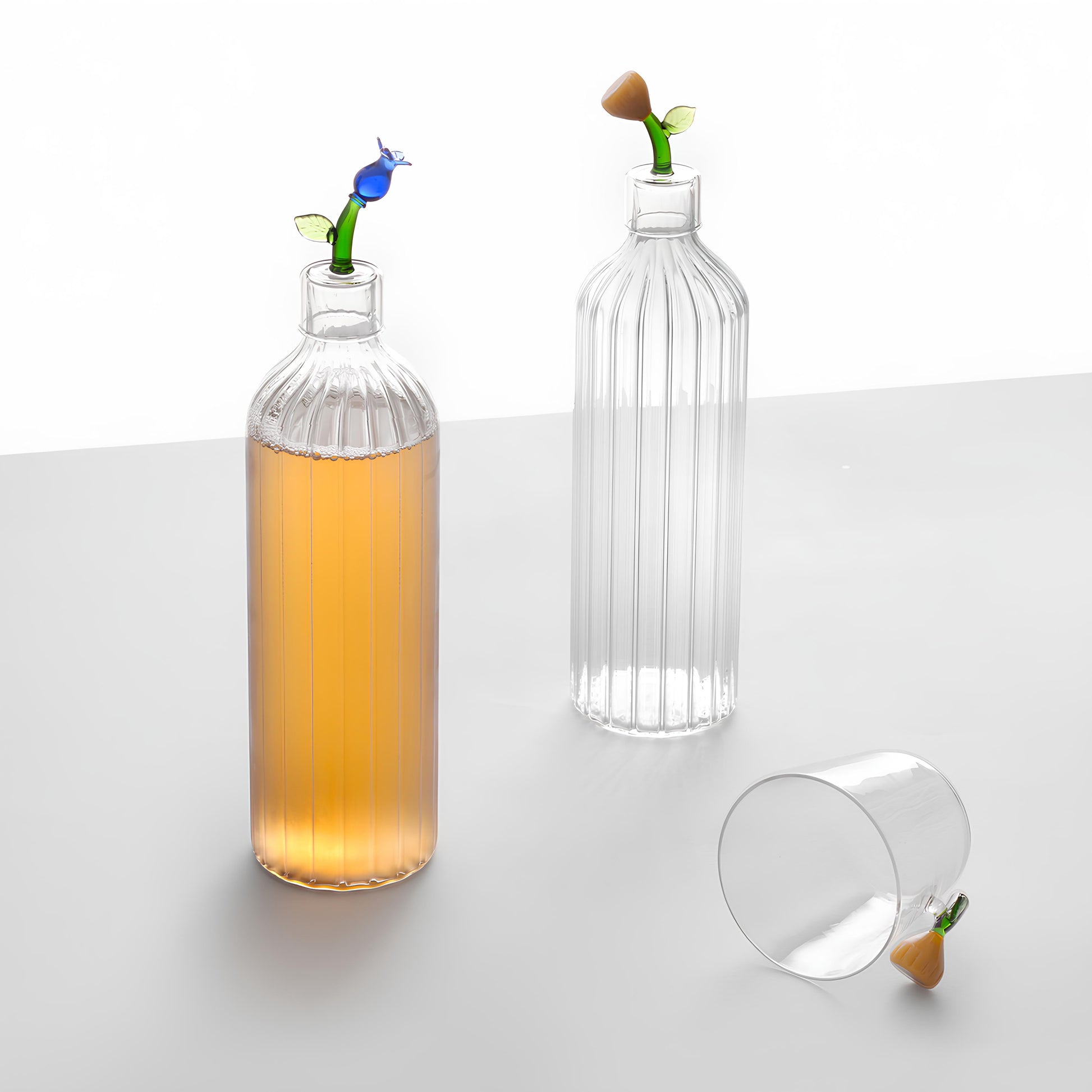 Mavi Çiçek Figürlü Cam Şişe