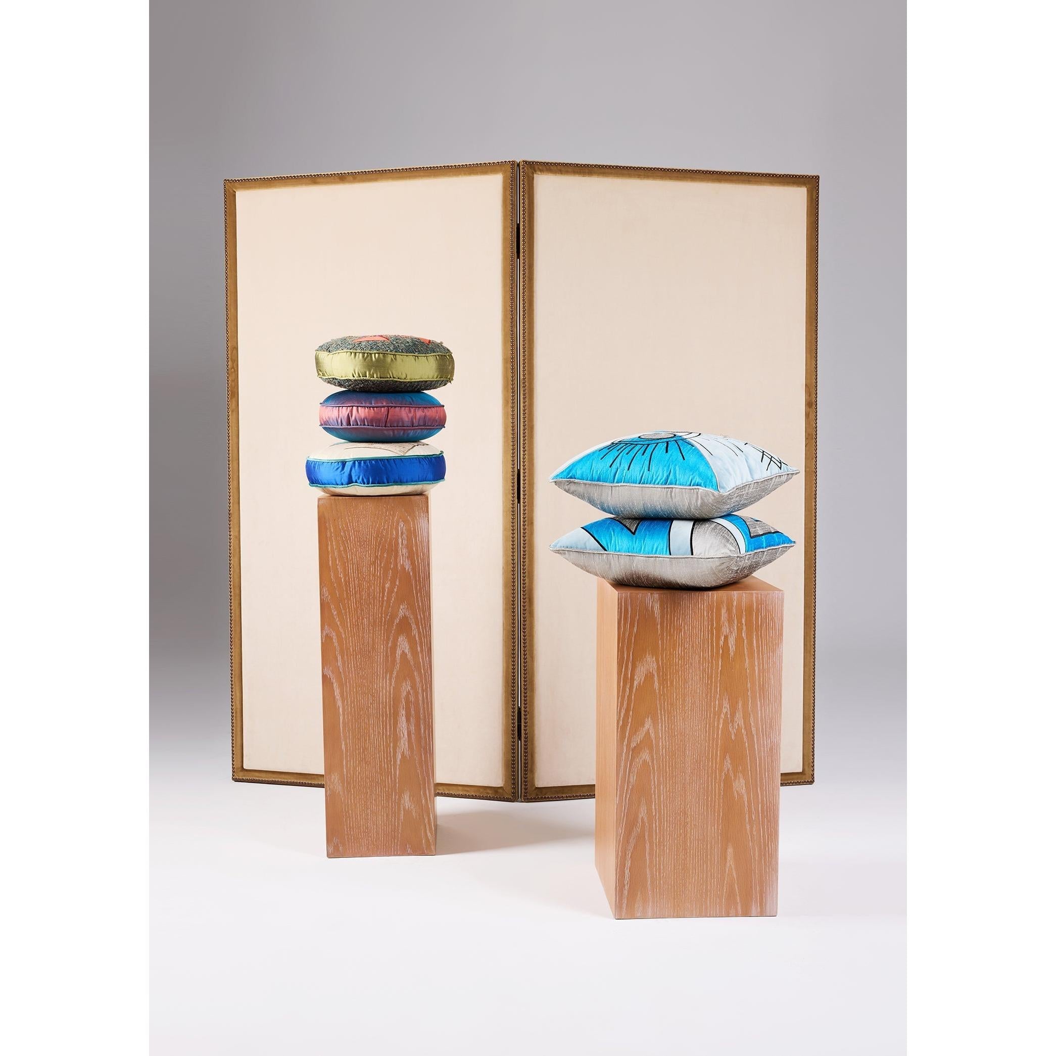 Mavi İpek Zikzak Piko Detaylı Kırlent