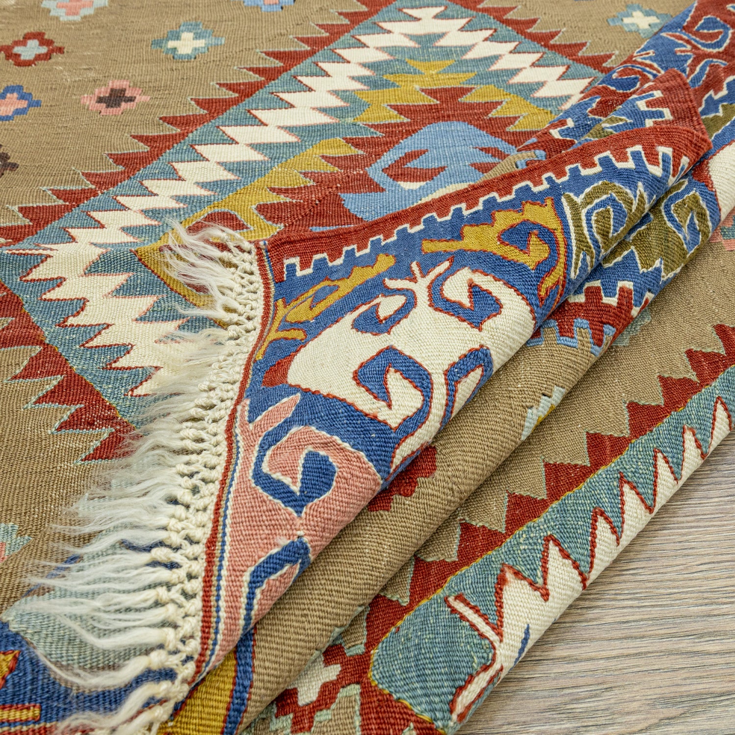 Meerim Etnik Tasarımlı Yün Kilim 120X152 Cm