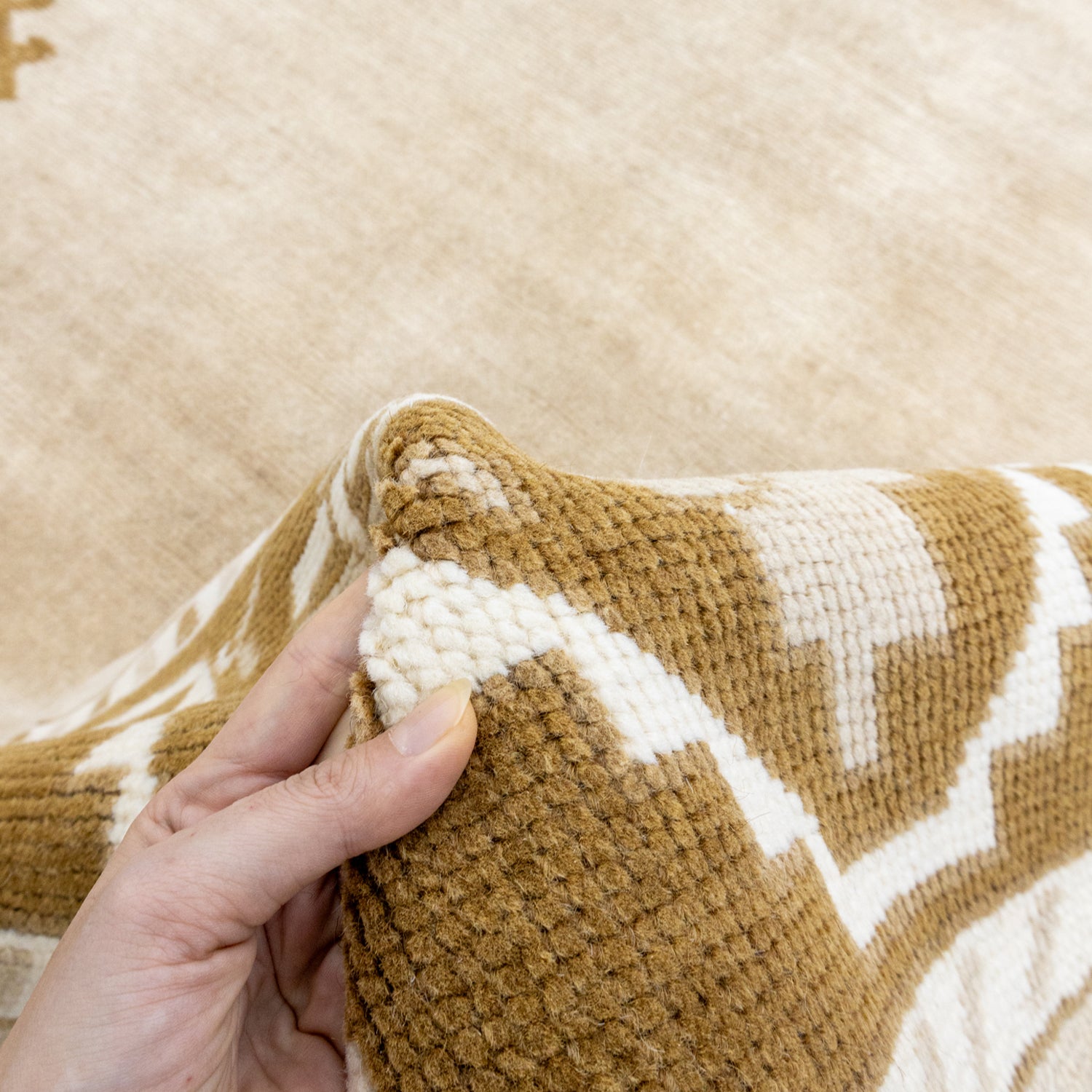 Mella Rustik Desenli El Dokuma Yün Halı 338x441 cm-Kilim & Halı-Soho Antiq-NowShopFun