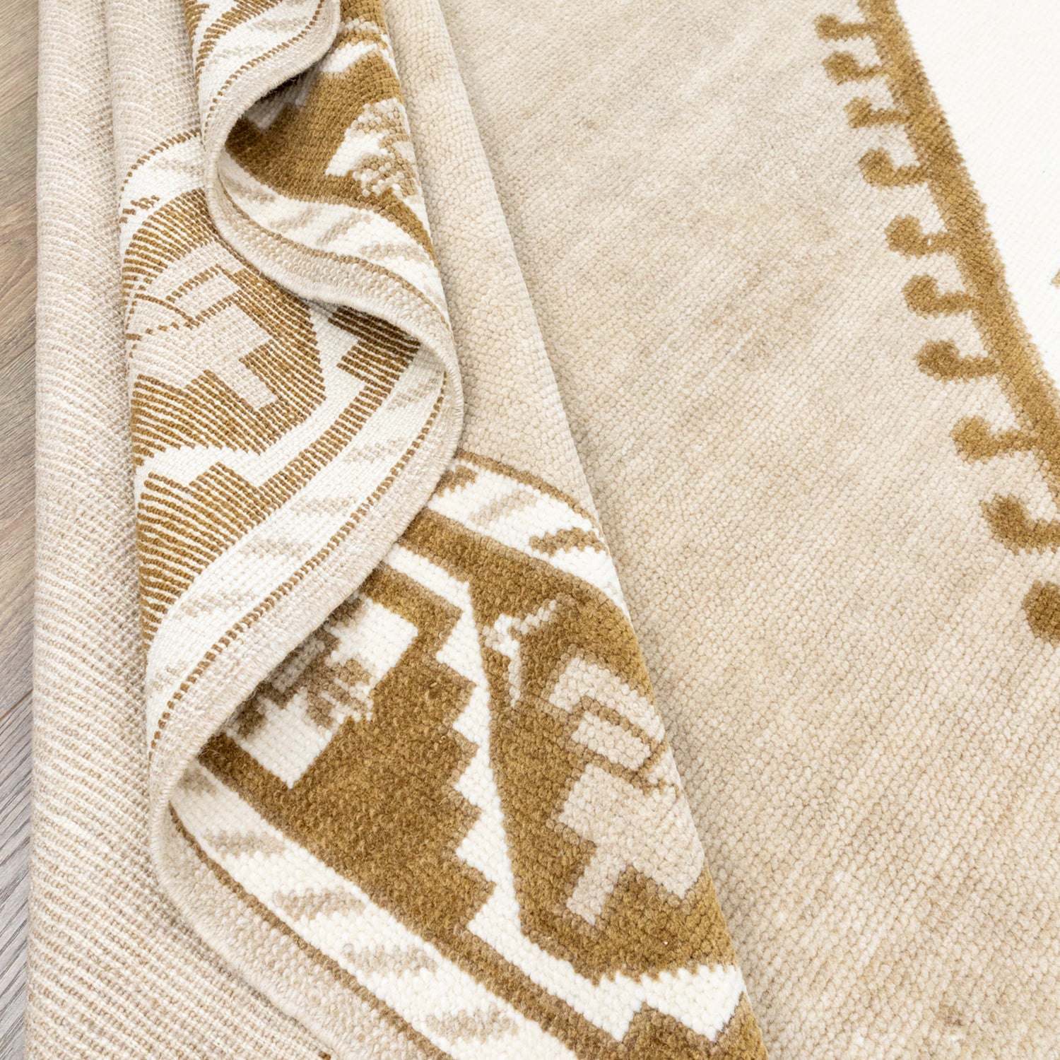 Mella Rustik Desenli El Dokuma Yün Halı 338x441 cm-Kilim & Halı-Soho Antiq-NowShopFun