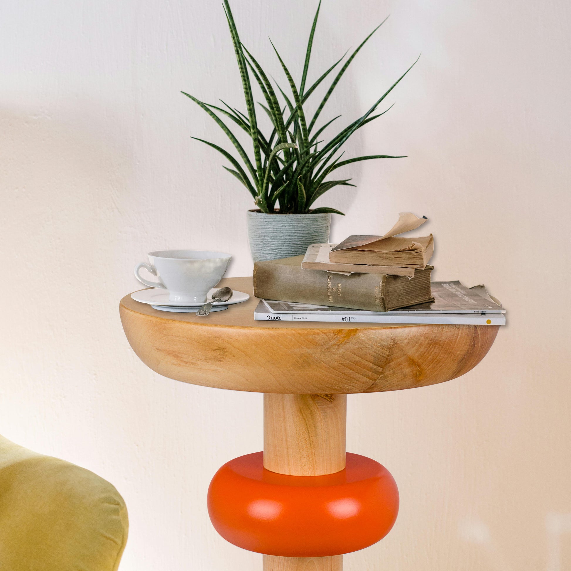 Memphis Ahşap Ve Renkli Yan Sehpa