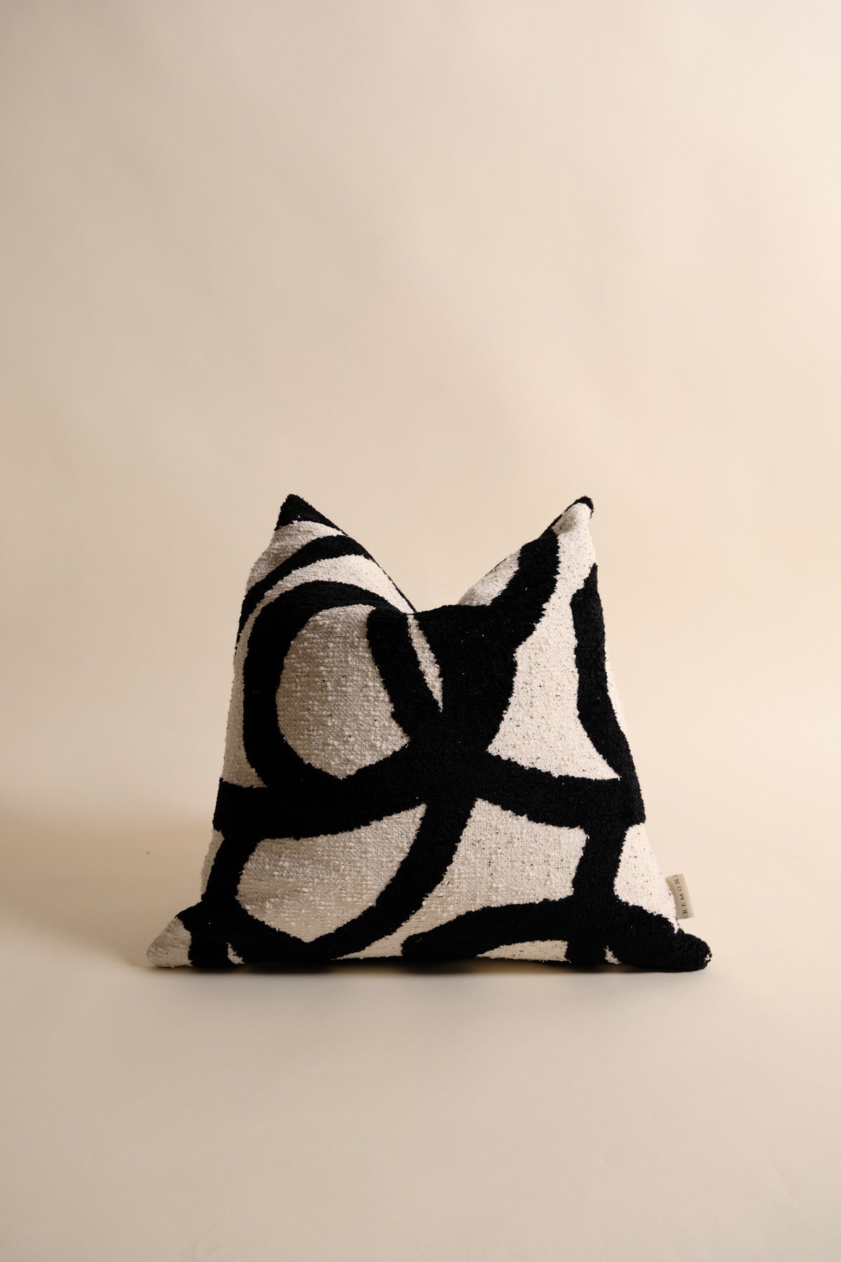 Merlin Kuş Tüyü Kırlent - Siyah Beyaz-R E M O N-40x60-NowShopFun