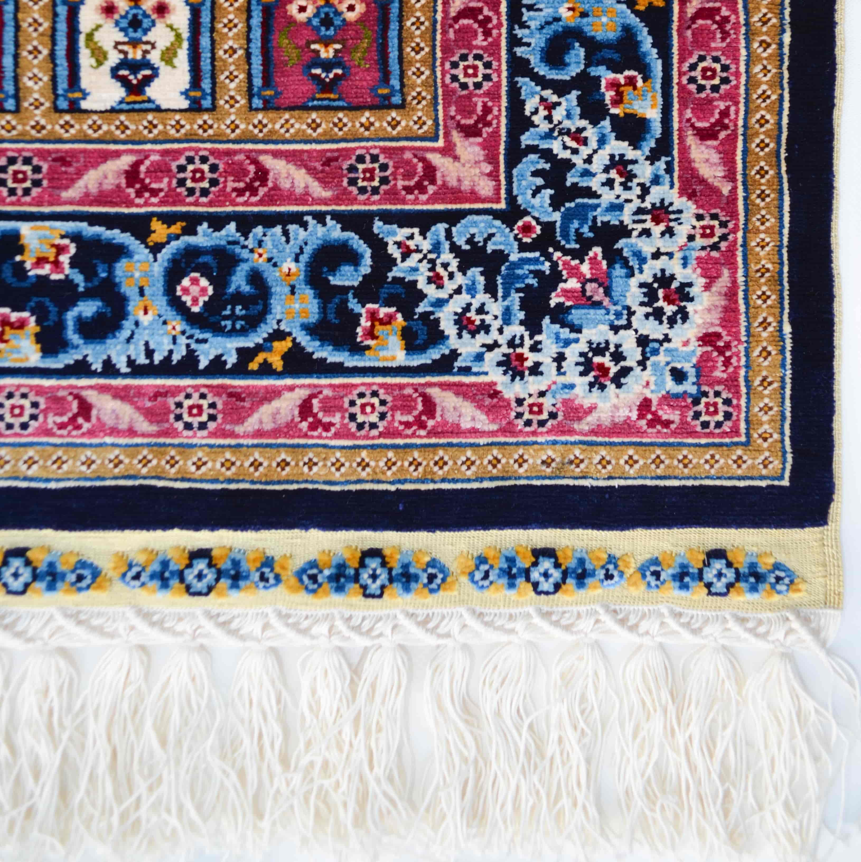 Mihrap Paftalı Saf İpek El Dokuma Duvar Halısı (48x68 Cm)