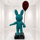 Miro Love Balon Tutan Kulaklı Erkek Çocuğu Heykel