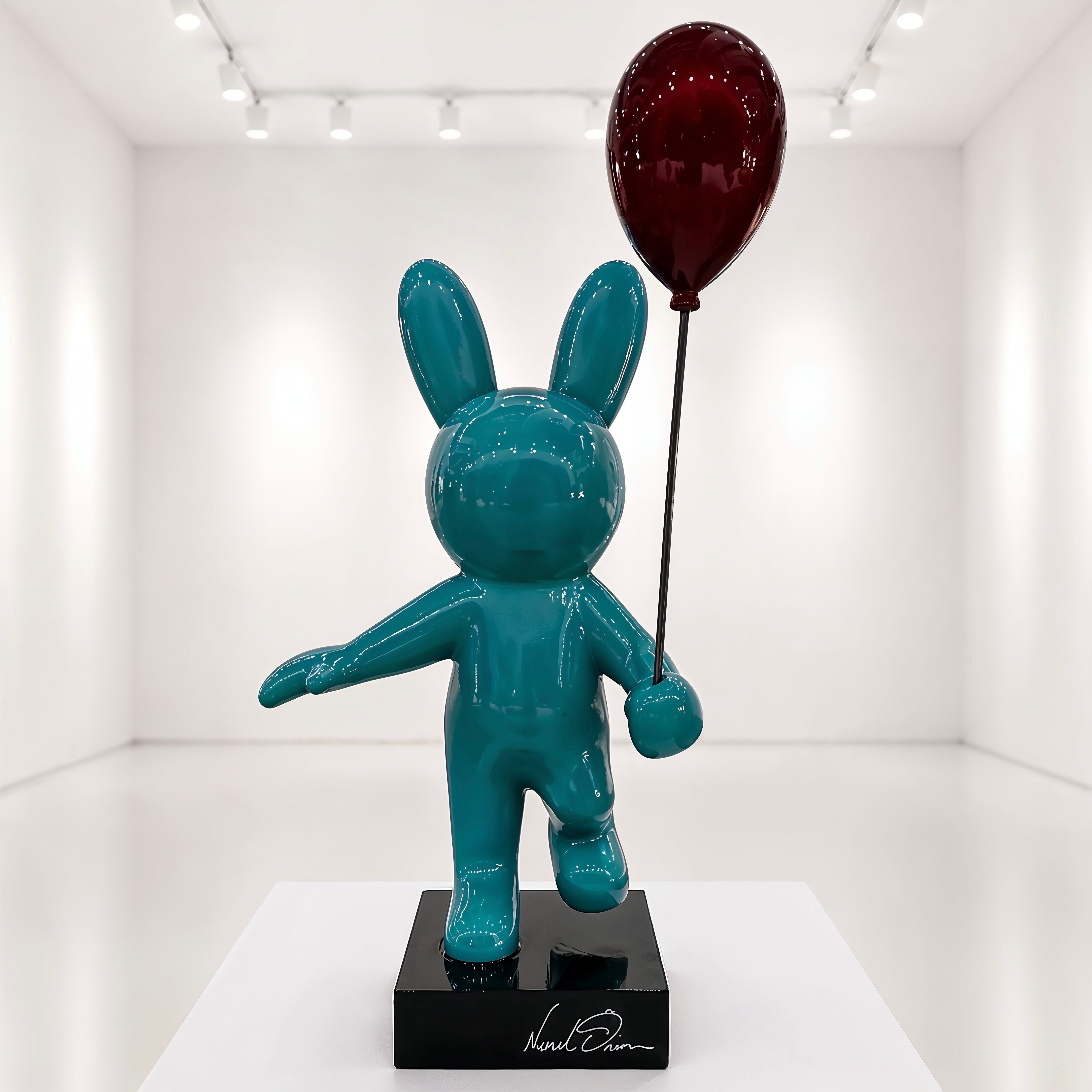 Miro Love Balon Tutan Kulaklı Erkek Çocuğu Heykel
