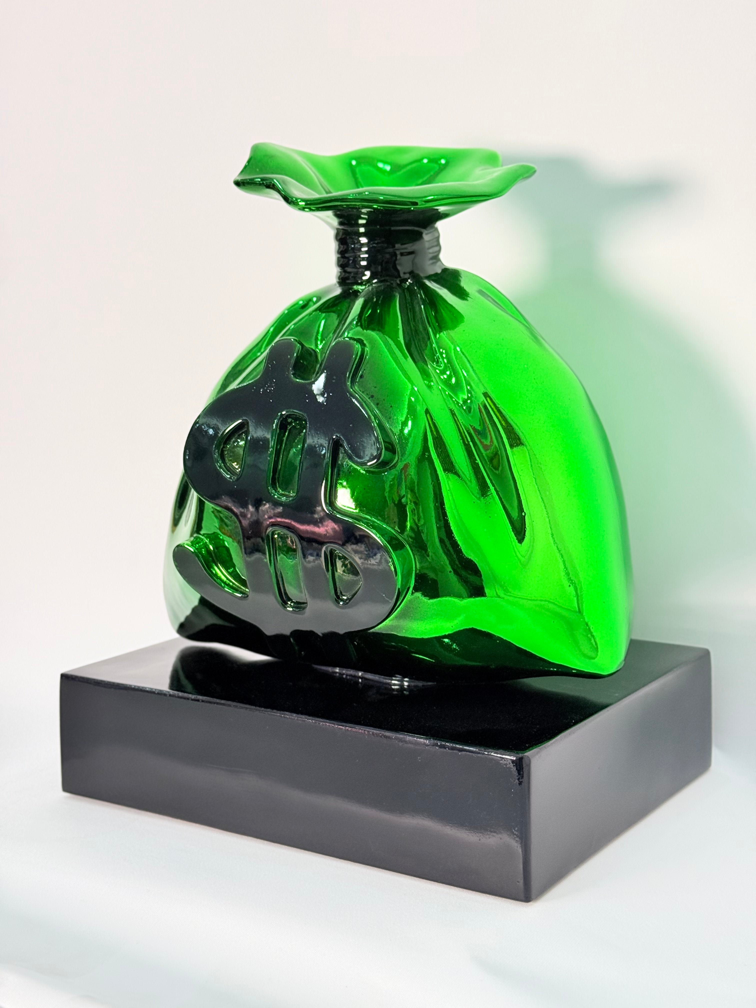 Money Bag Heykeli – Green Chrome Edition