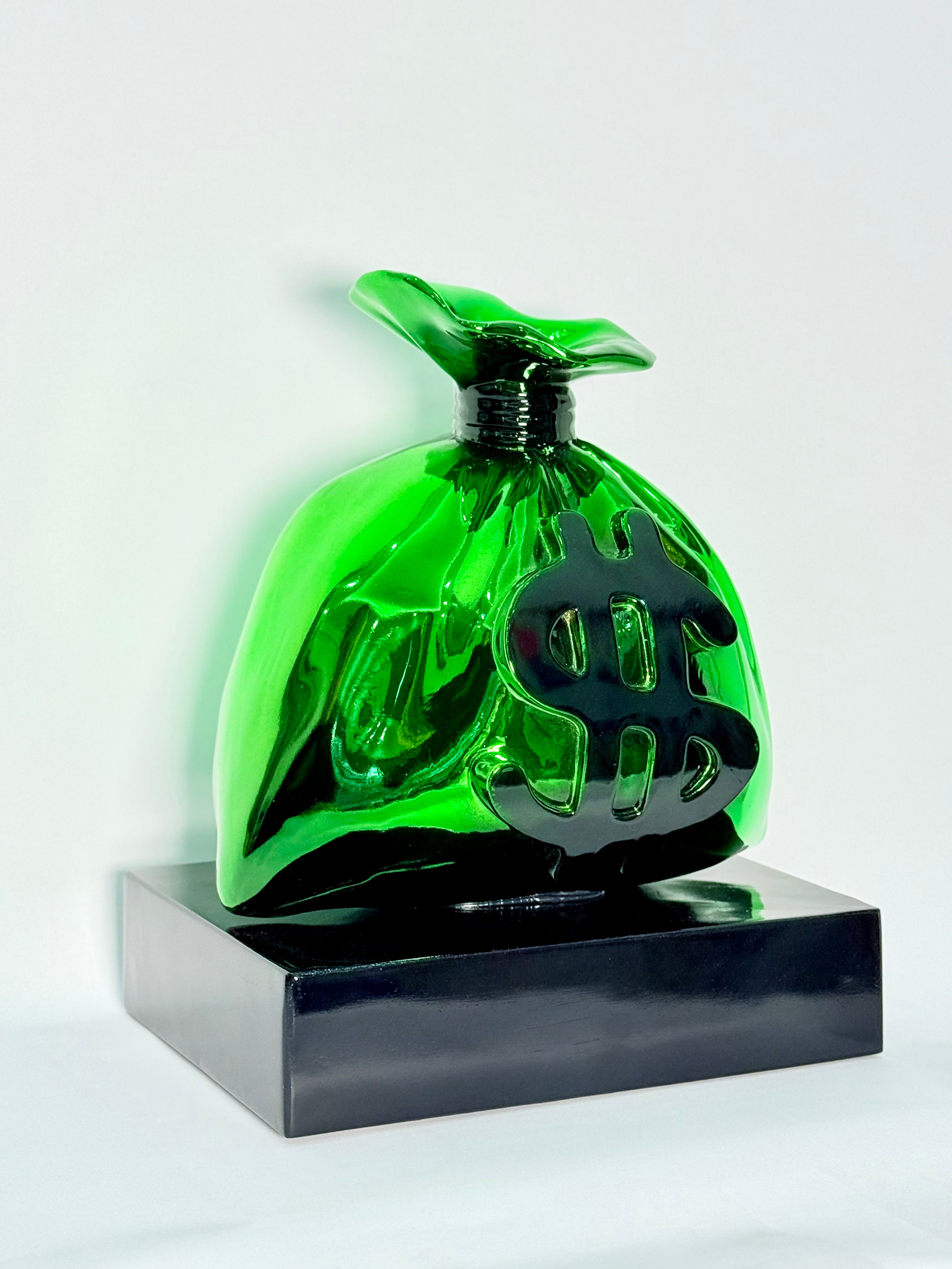 Money Bag Heykeli – Green Chrome Edition