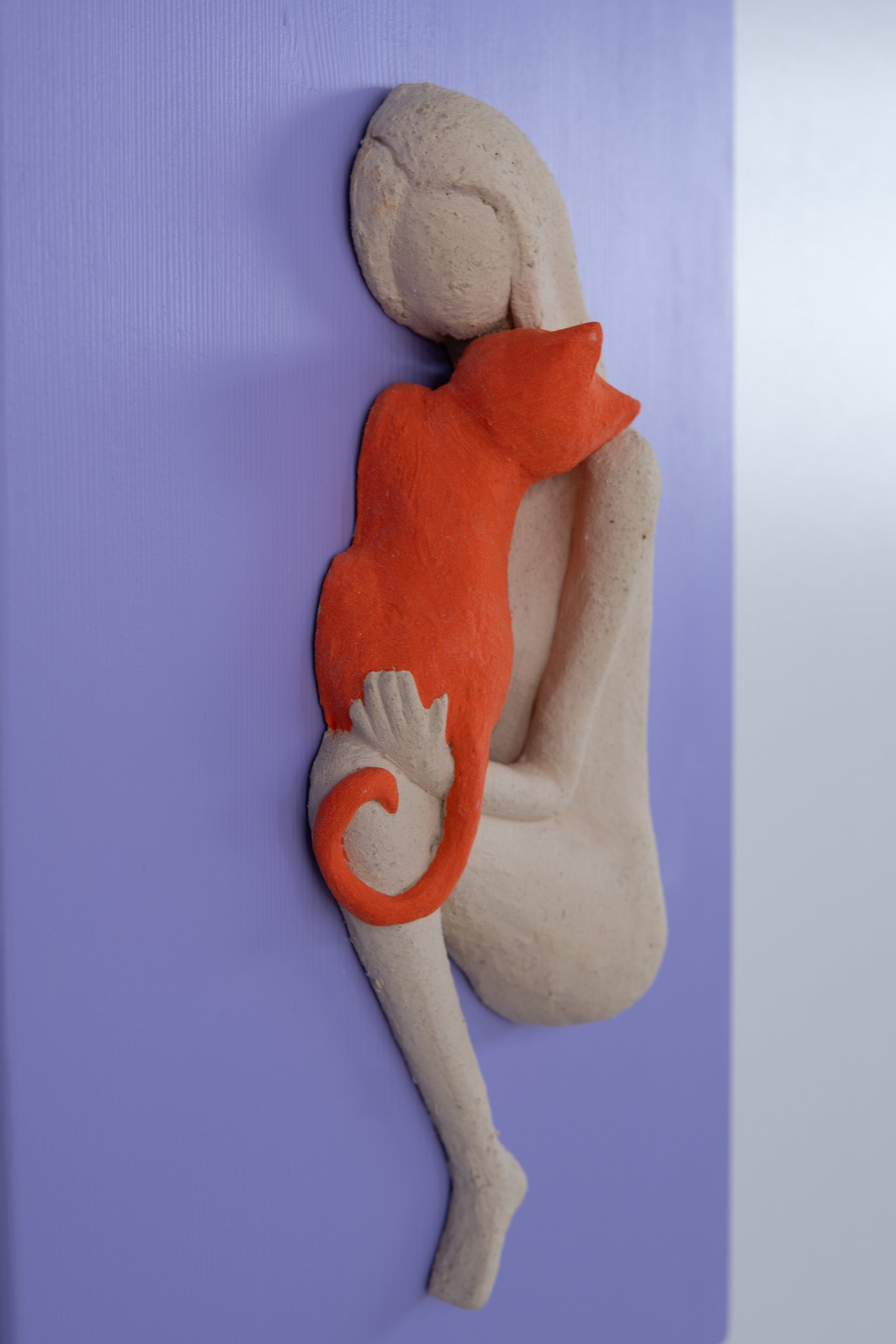 Mor Ve Turuncu Dopamin Dekor Seramik Duvar Panosu Kedi Figürlü