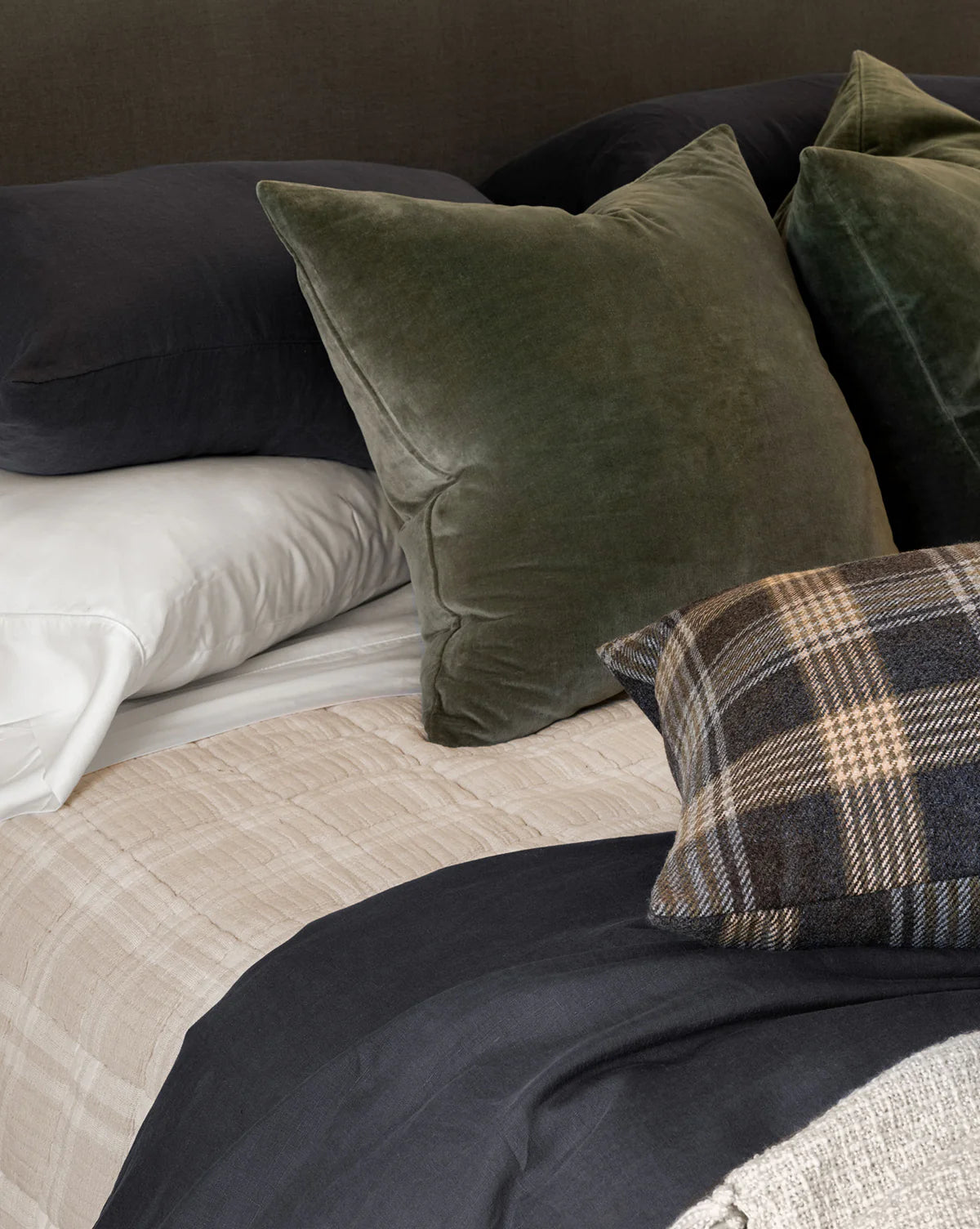 Mot Kadife Yastık Kılıfı