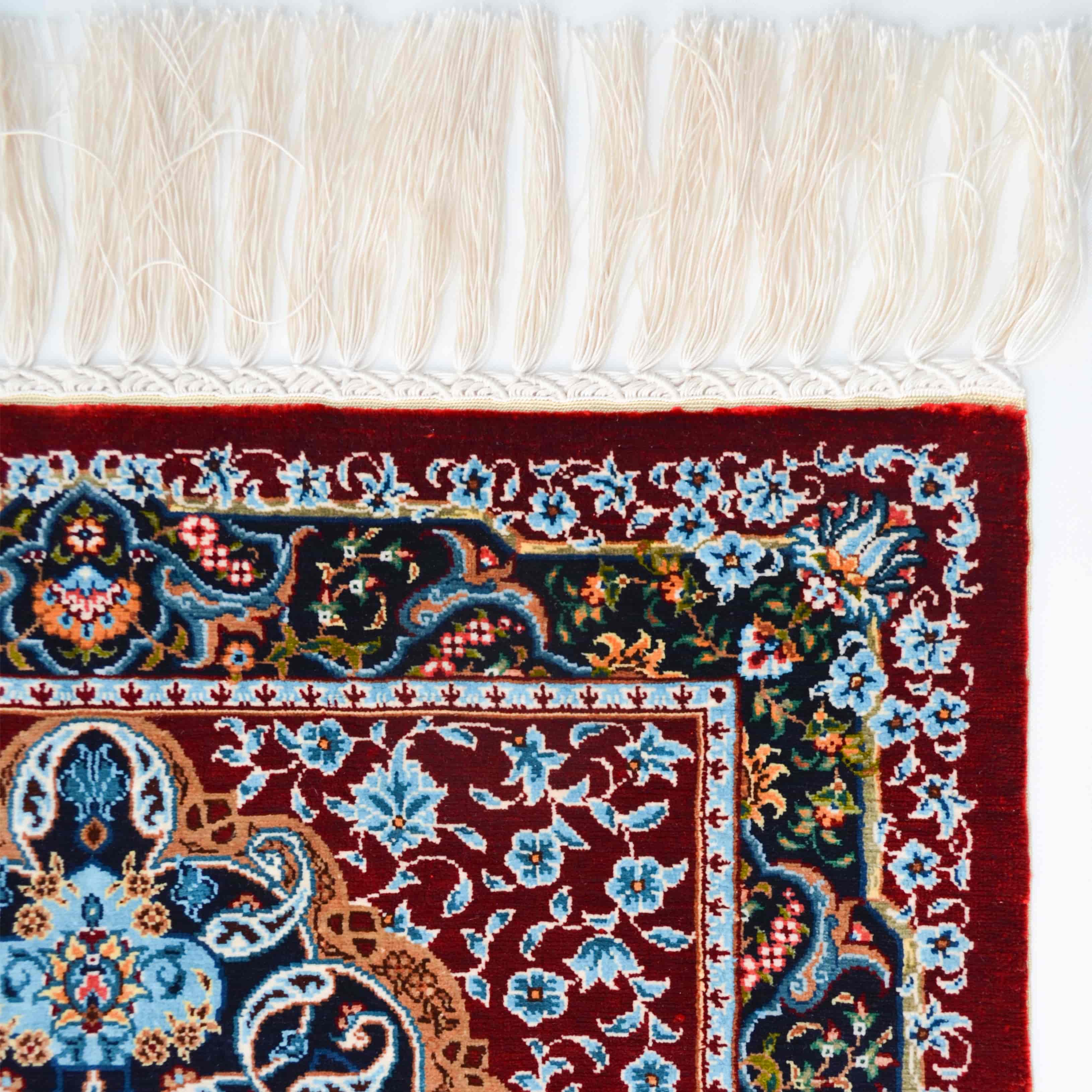 Mükrime Hatun Tasvirli Saf İpek El Dokuma Duvar Halısı (40x60 cm)