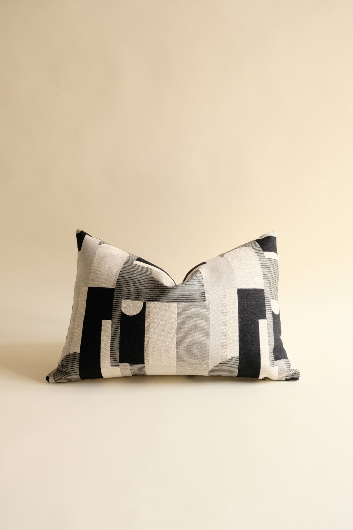 Nuvia Kuş Tüyü Kırlent Siyah-Kırlent-Remon-40x60-NowShopFun