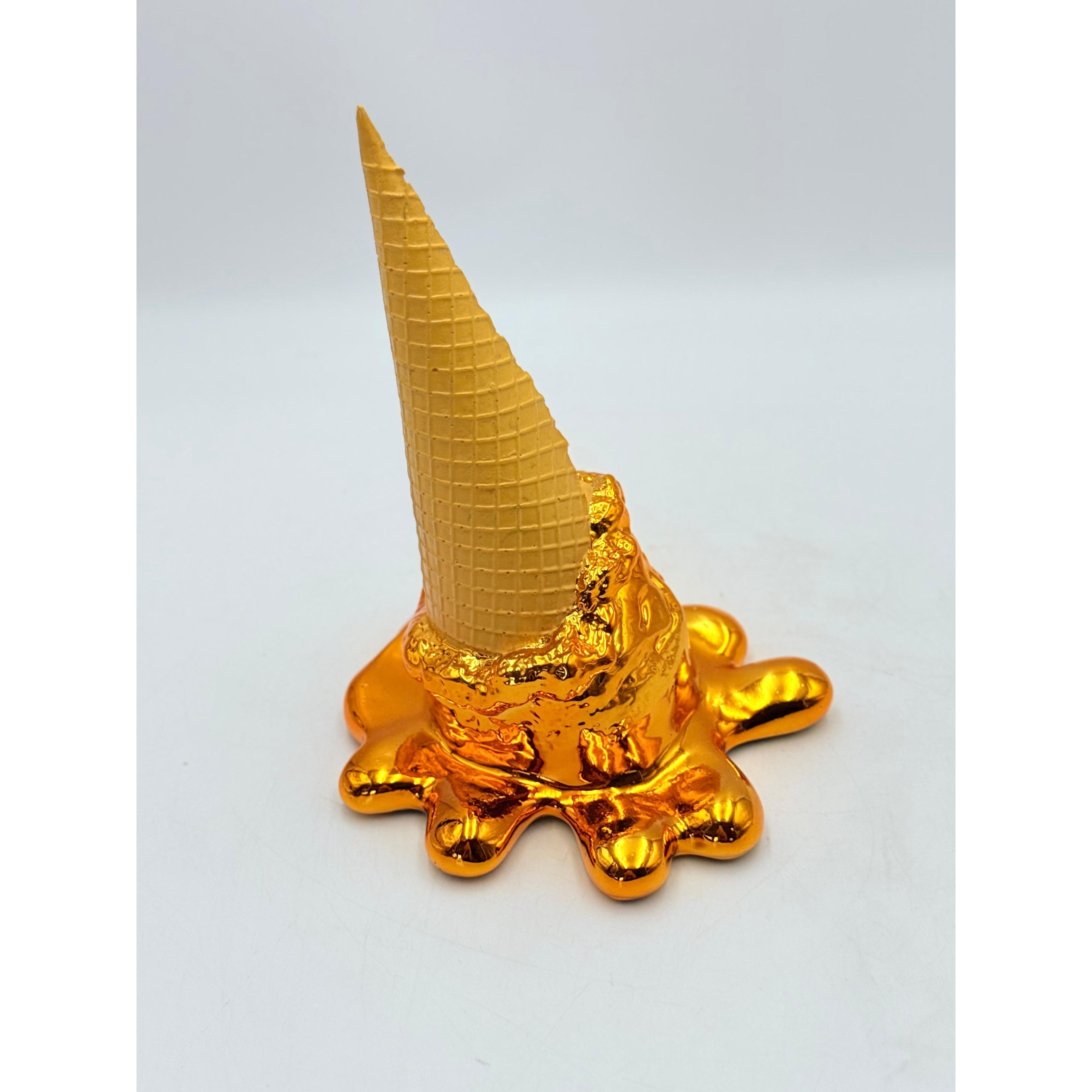 Opps! No.1 – Gold Düşen Dondurma Heykeli