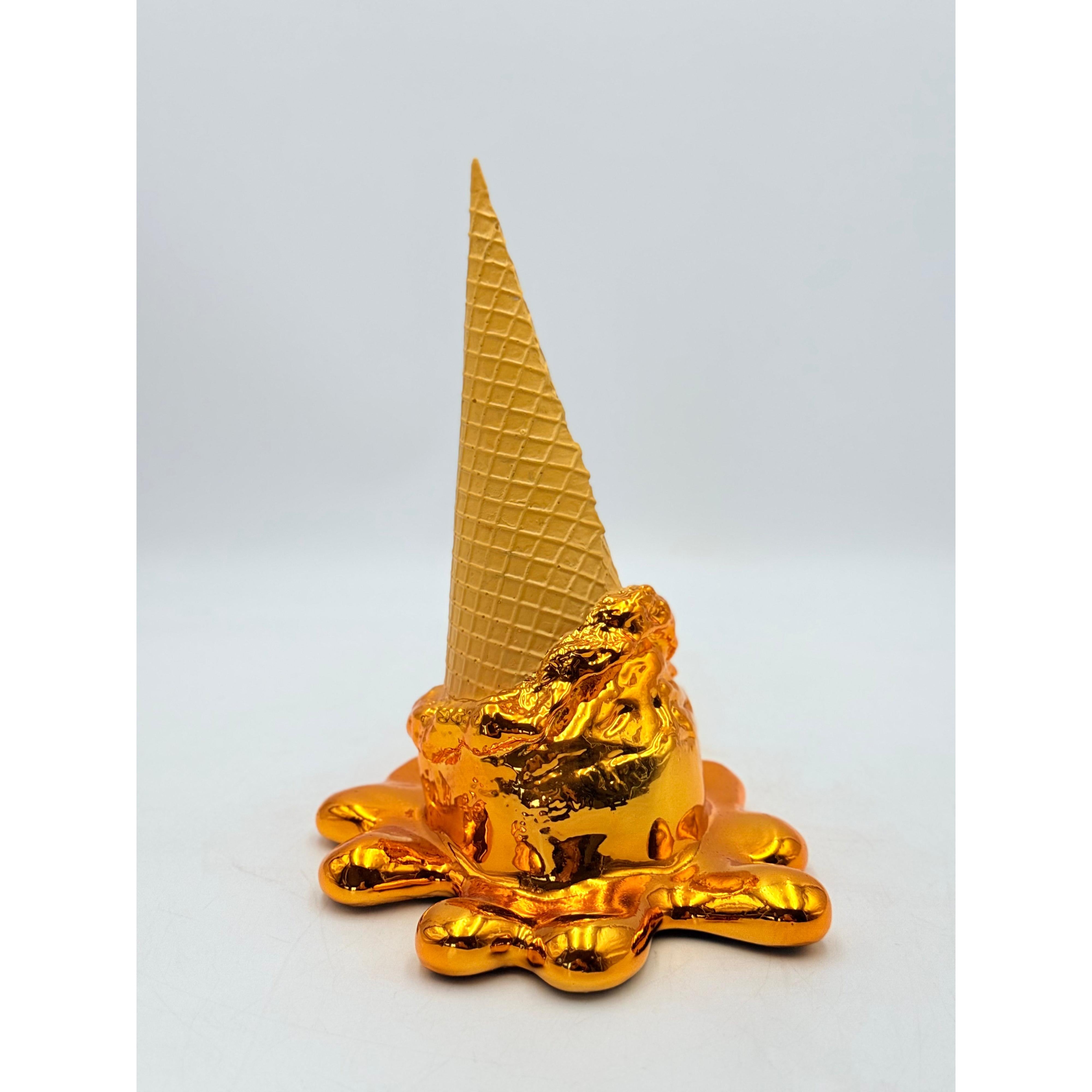 Opps! No.1 – Gold Düşen Dondurma Heykeli