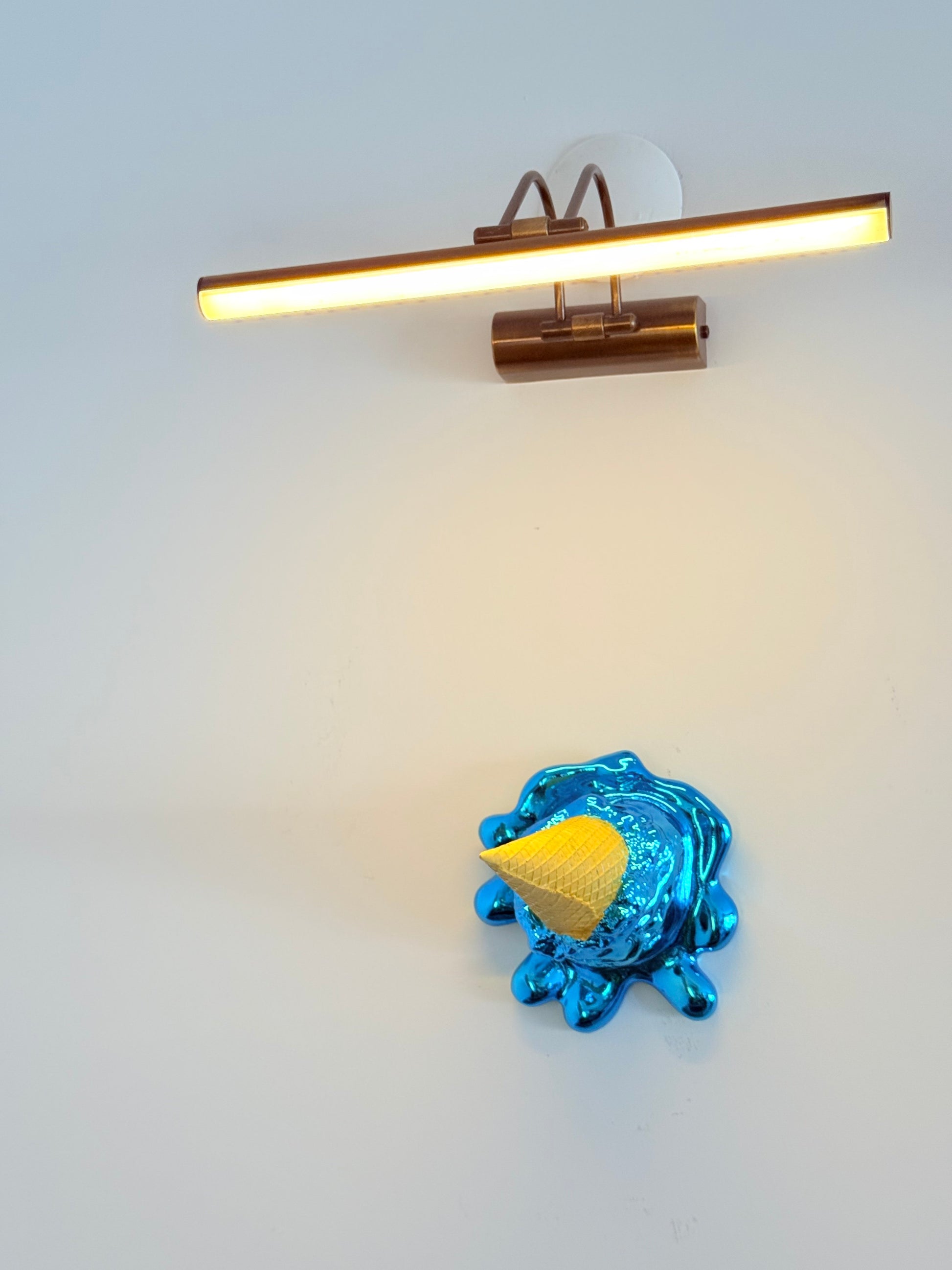 Opps! No.1 – Mavi Krom Kaplama Dondurma Heykeli