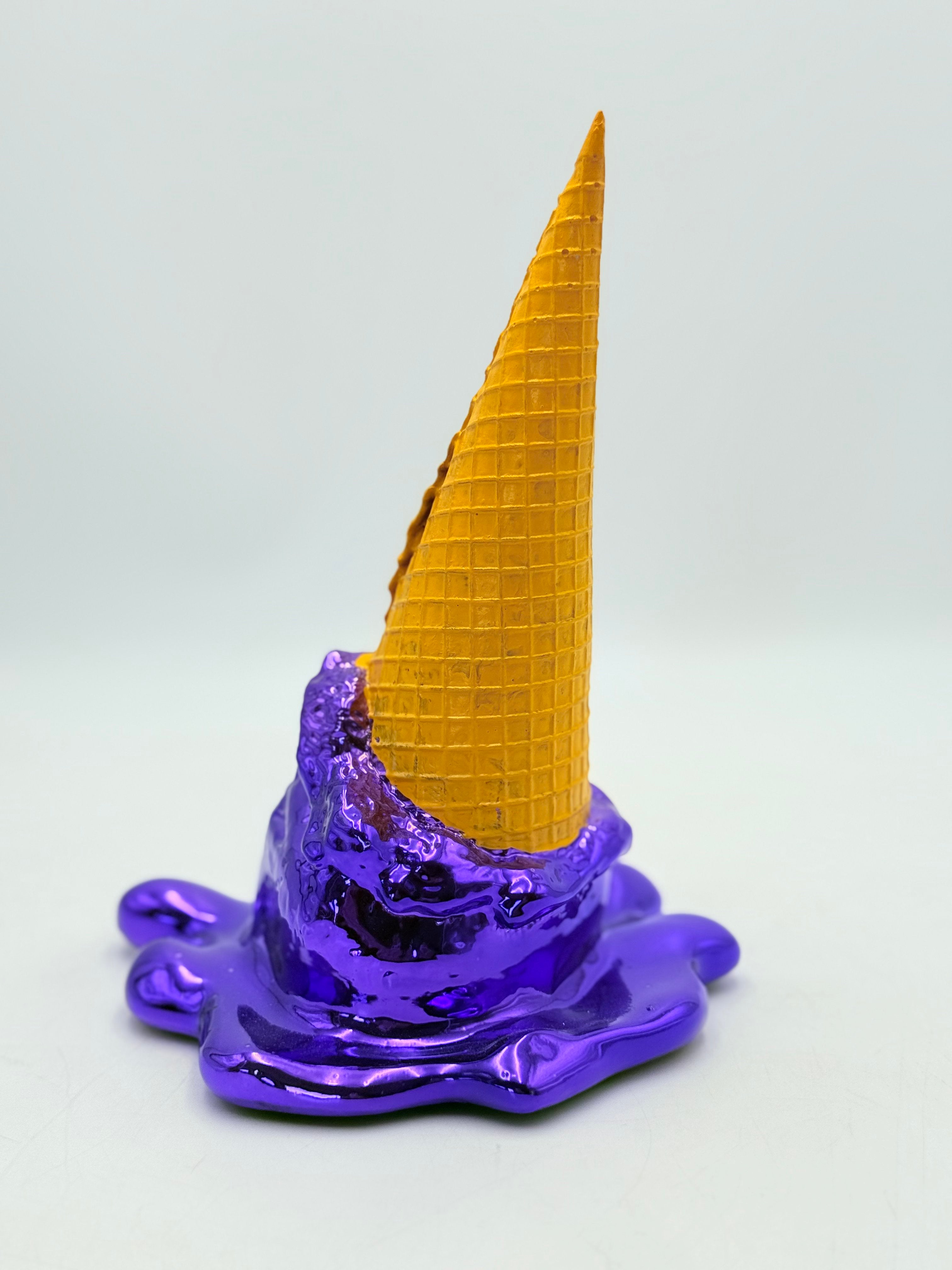 Opps! No.1 – Mor Krom Kaplama Dondurma Heykeli