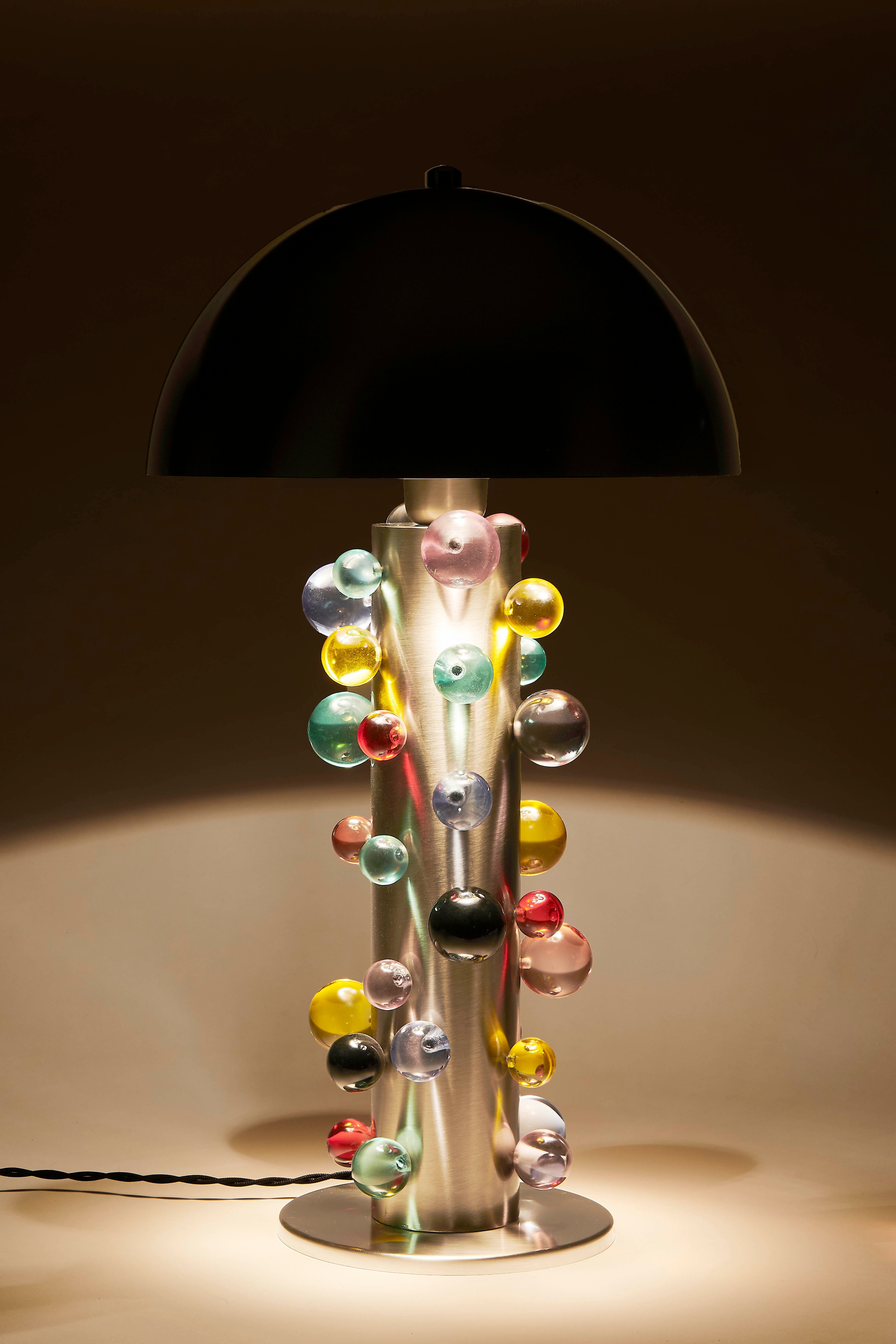 Orora Renkli Cam Detaylı Mat Krom Metal Masa Lambası