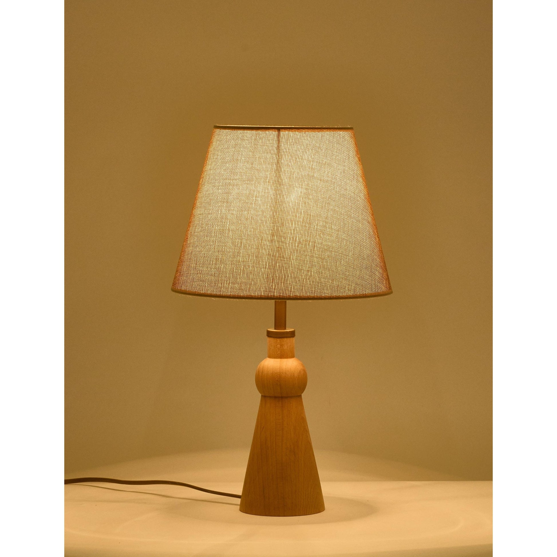 Oslo Kumaş Şapkalı Ahşap Abajur