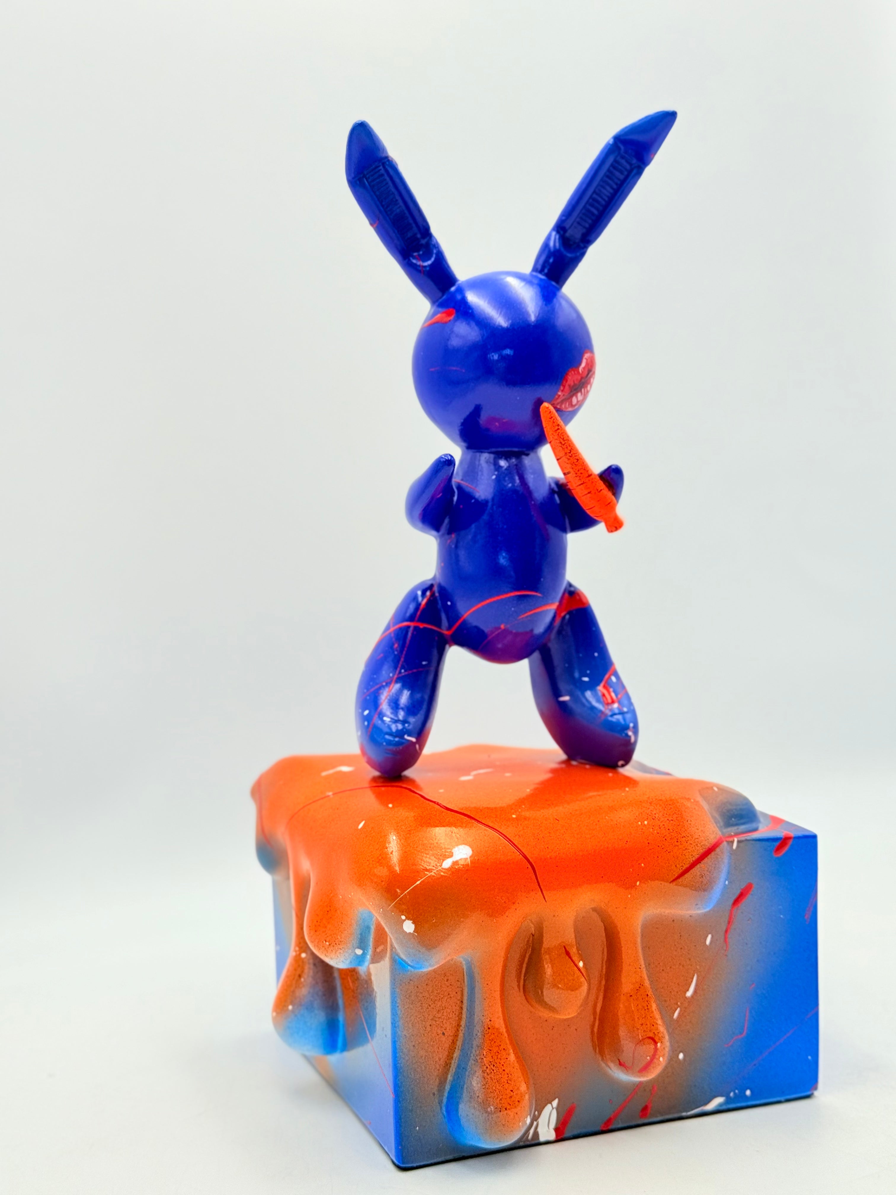 Özel Tasarım Mavi Balon Tavşan Heykeli