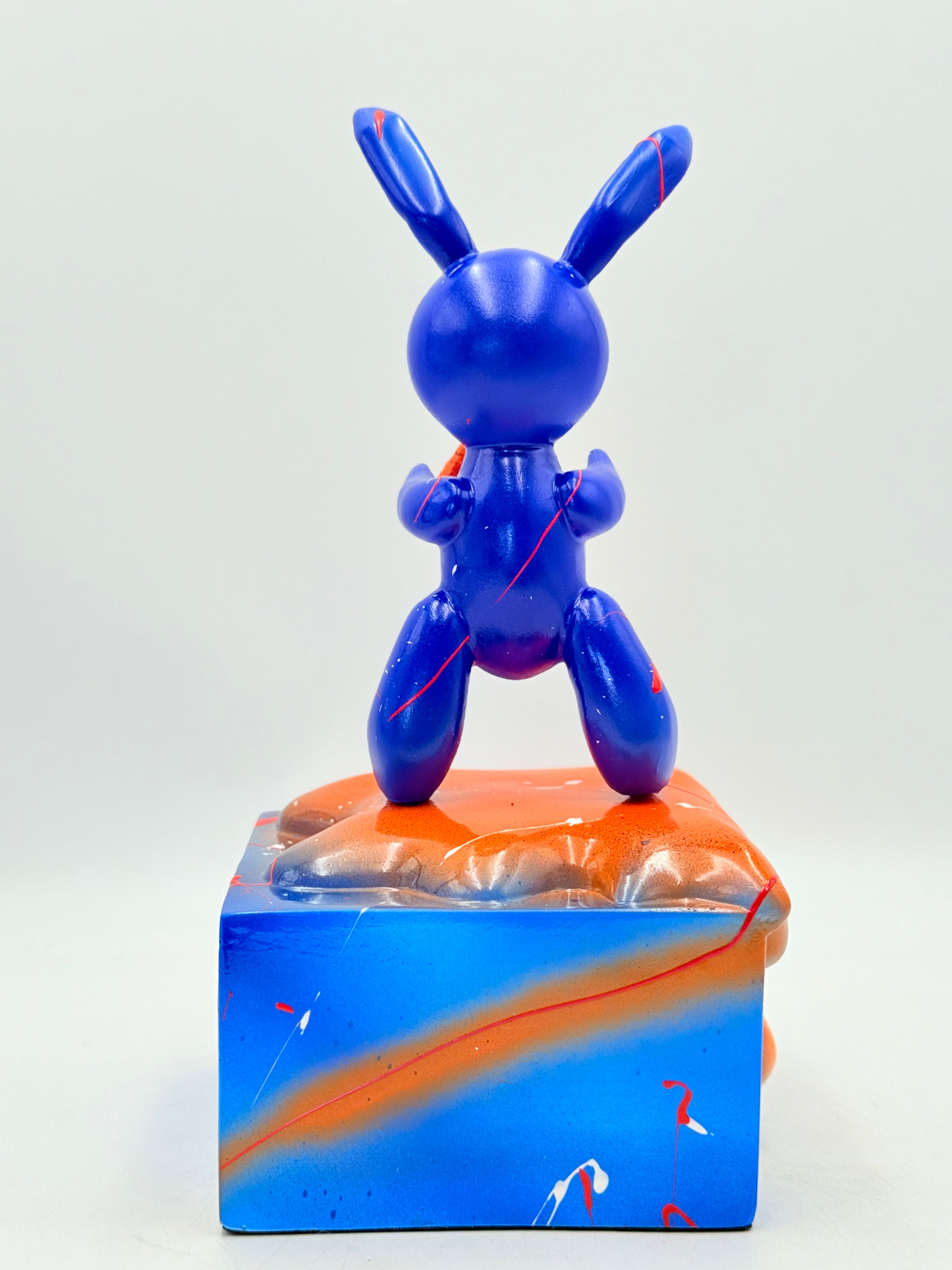 Özel Tasarım Mavi Balon Tavşan Heykeli