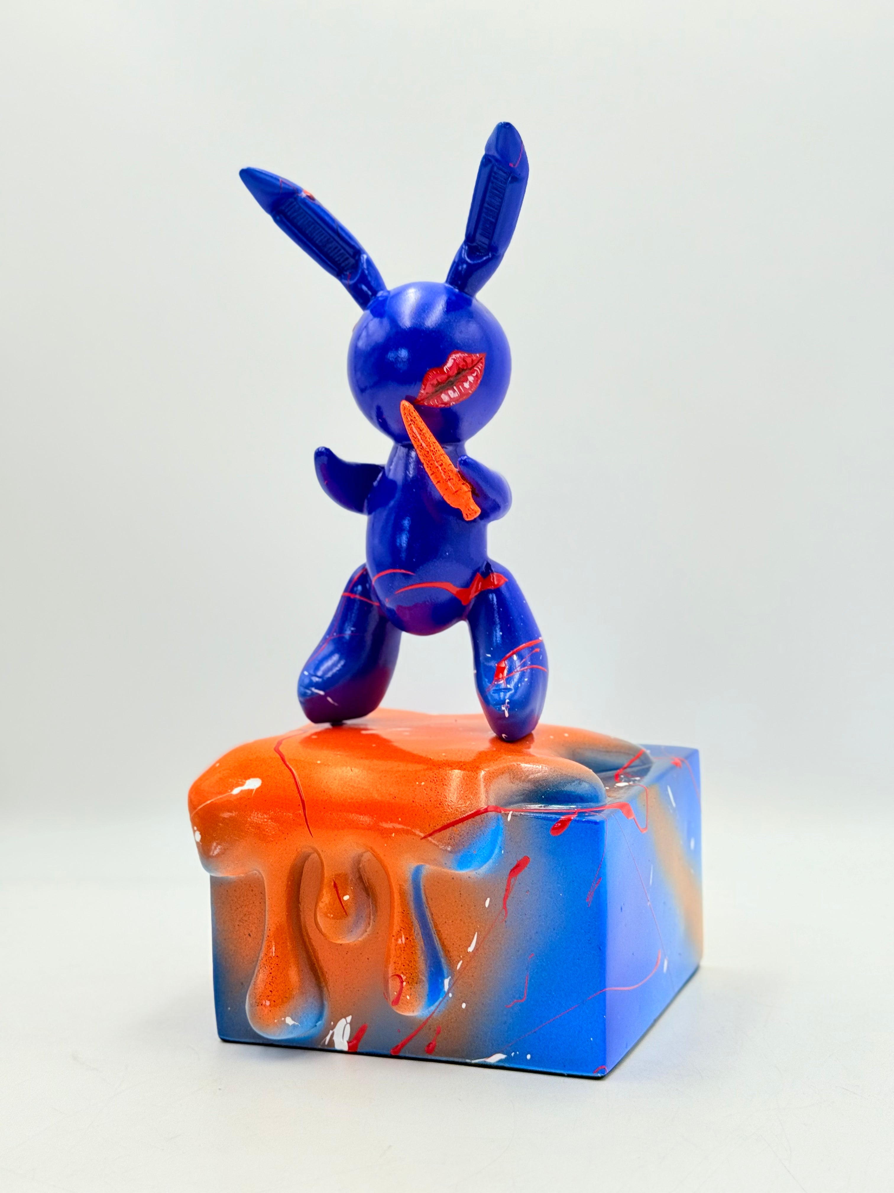 Özel Tasarım Mavi Balon Tavşan Heykeli