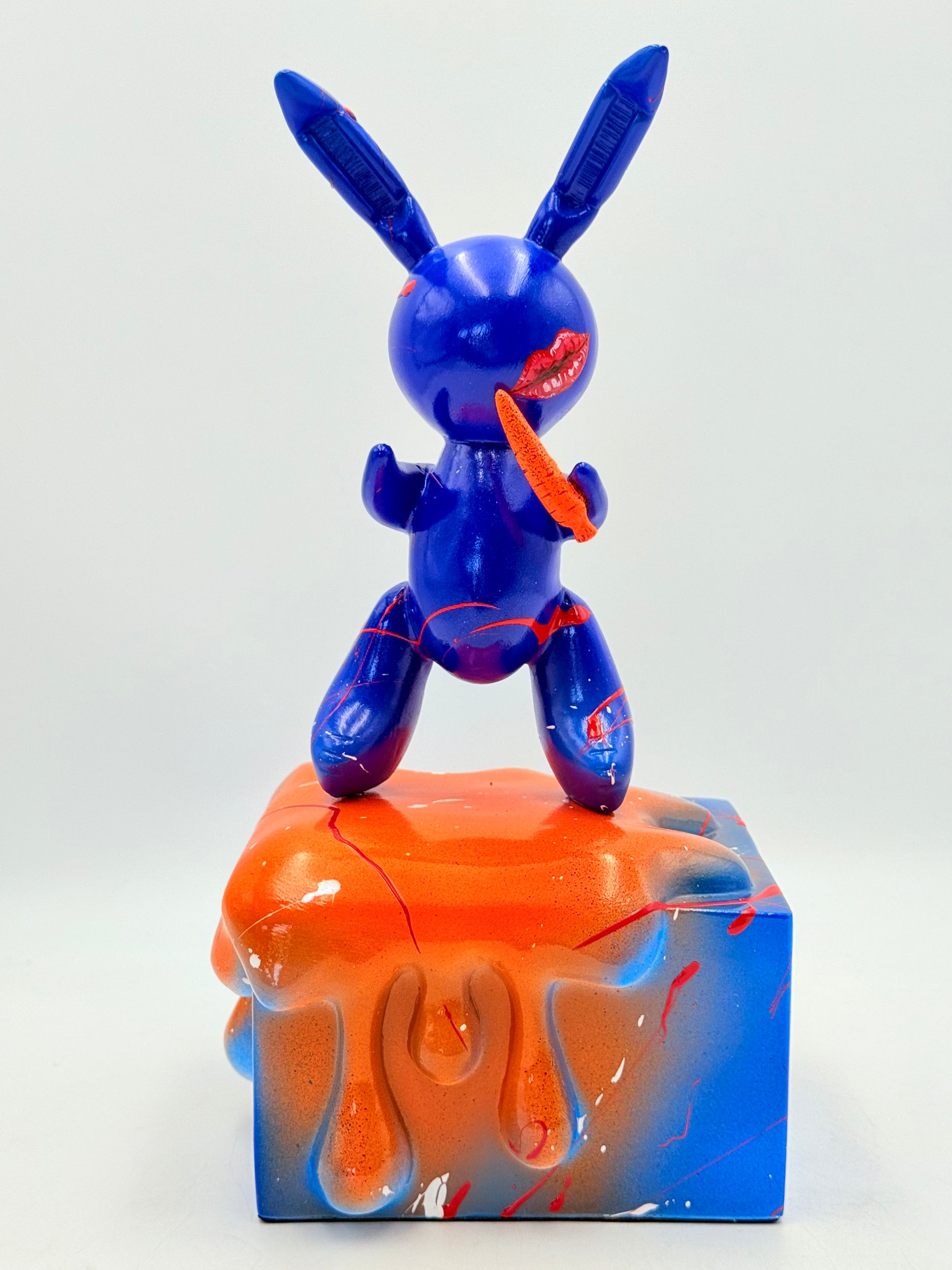 Özel Tasarım Mavi Balon Tavşan Heykeli