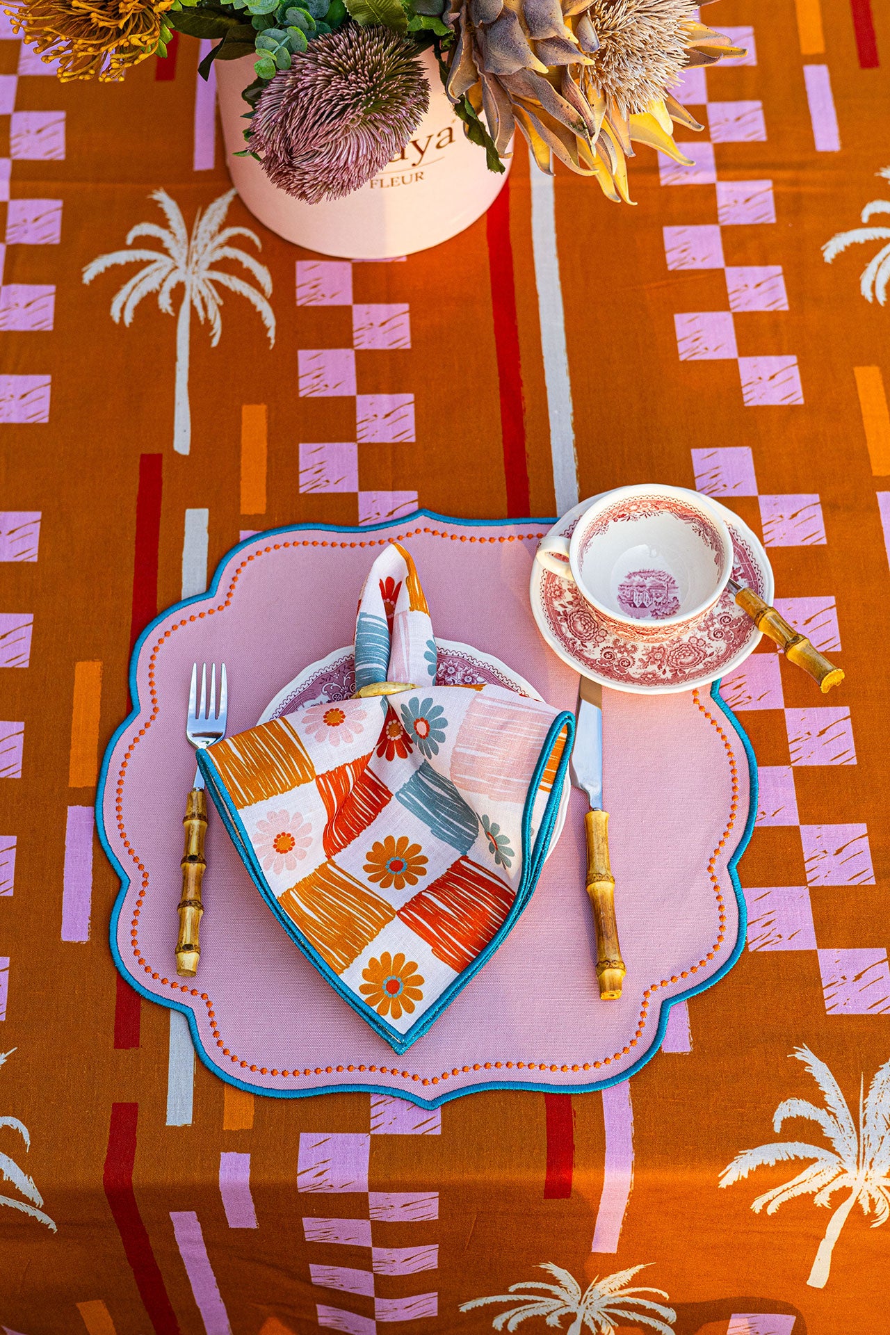 Palms & Sands Masa Örtüsü